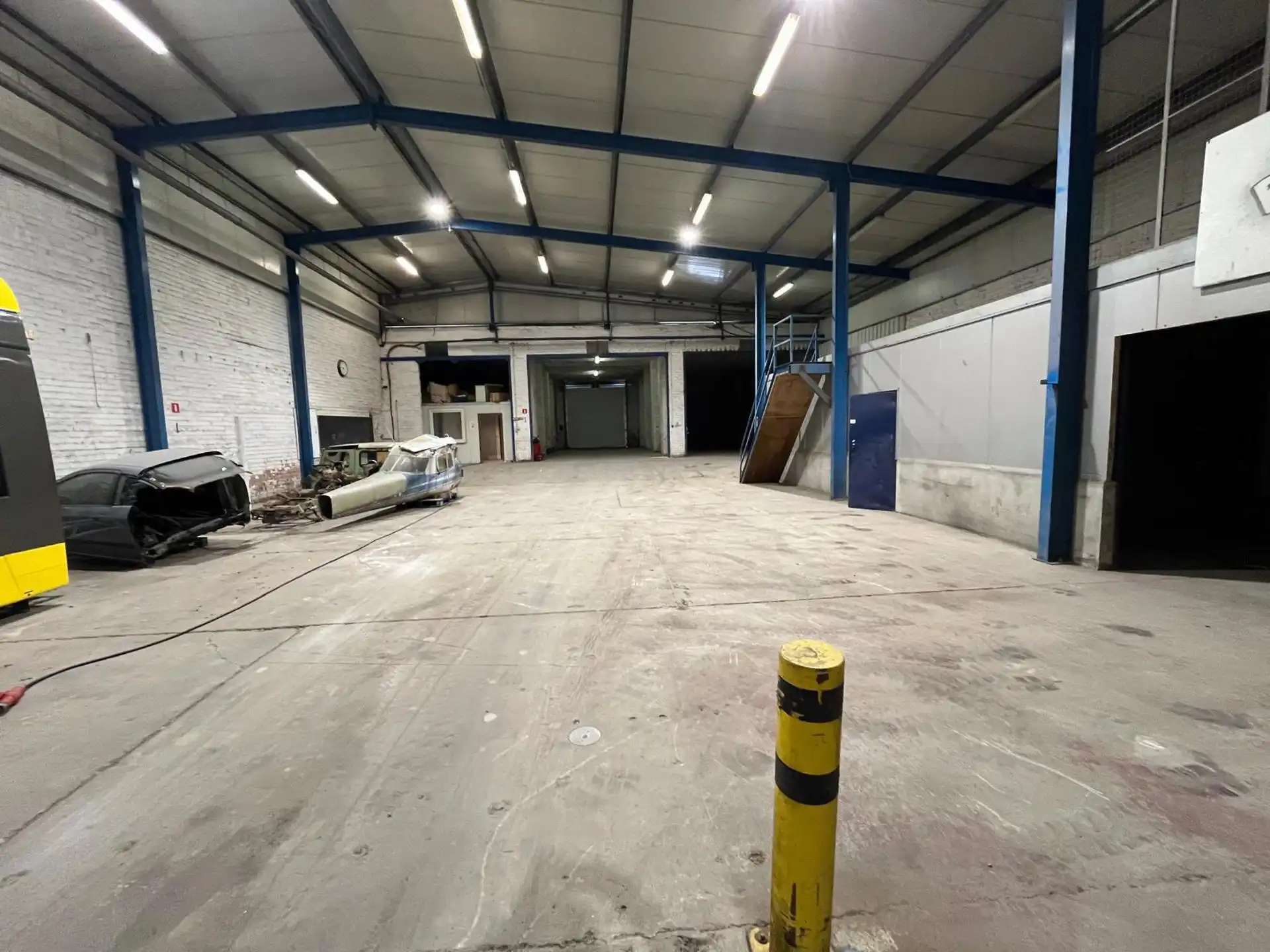 Magazijn unit 58 van  1.109m² centraal  tussen A12 en E19 foto 9