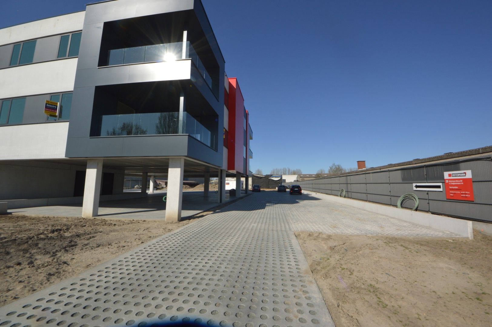 NIEUWBOUWKANTOREN MET PARKING NABIJ E40 foto 36