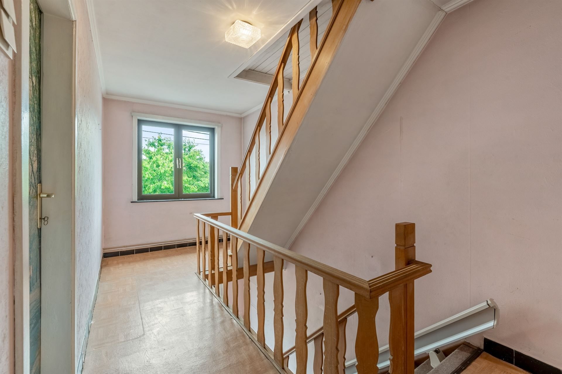 Halfopen bebouwing met tuin foto 12