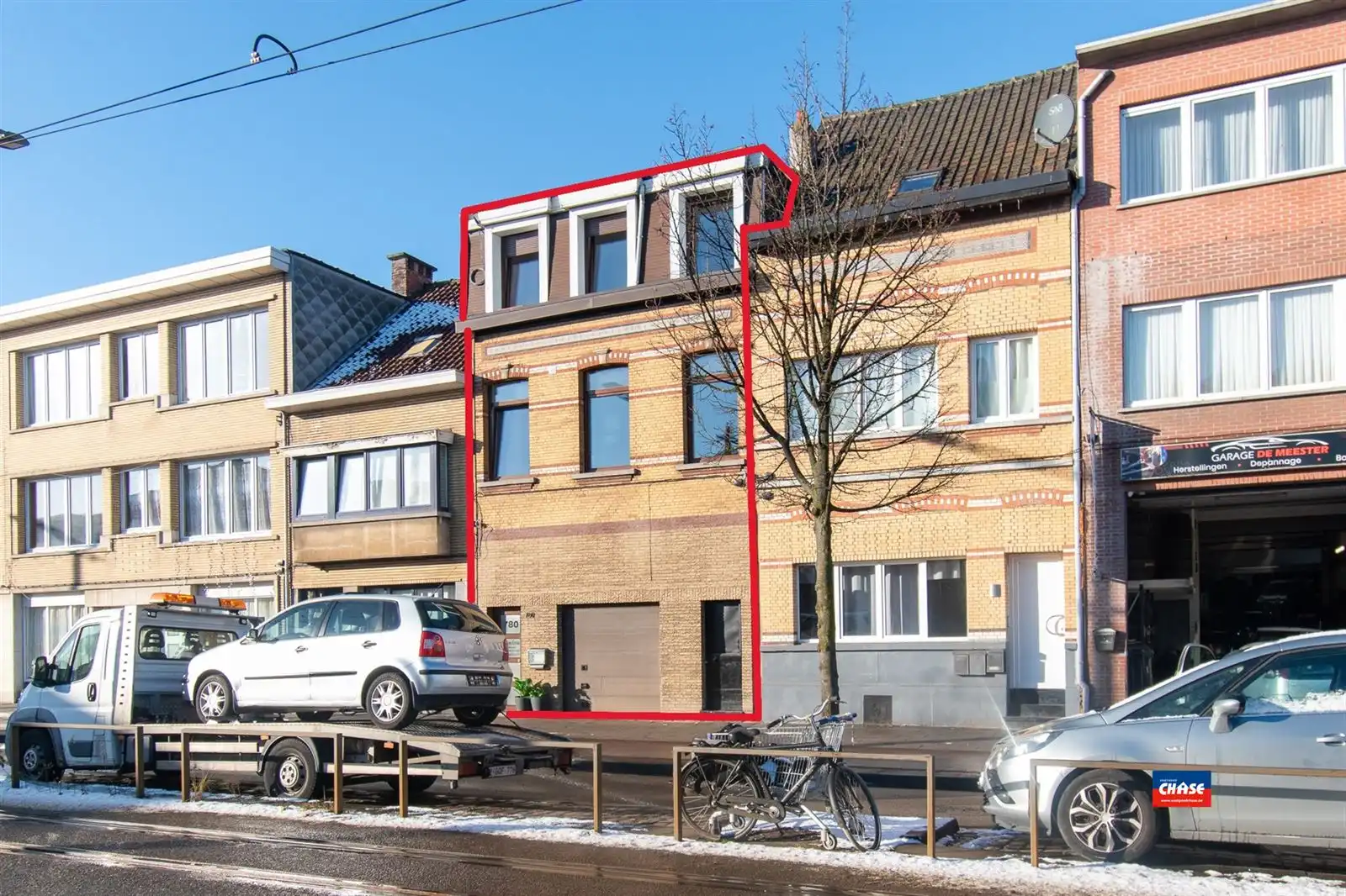 Bel-étage met 4 slaapkamers, 2 badkamers, kantoorruimte, garage en tuin. foto 30