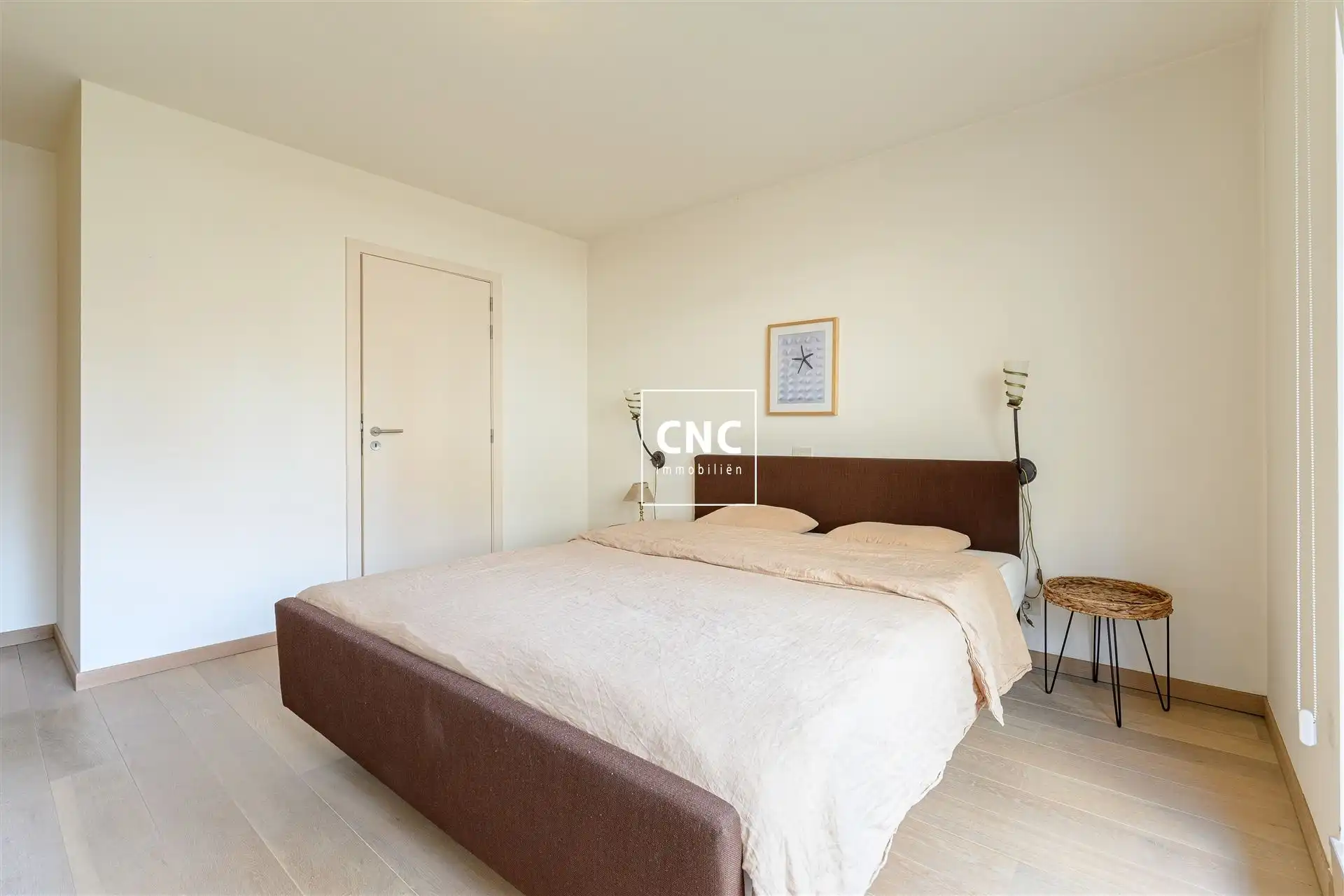 Ruim appartement met drie slaapkamers nabij de Lippenslaan foto 13