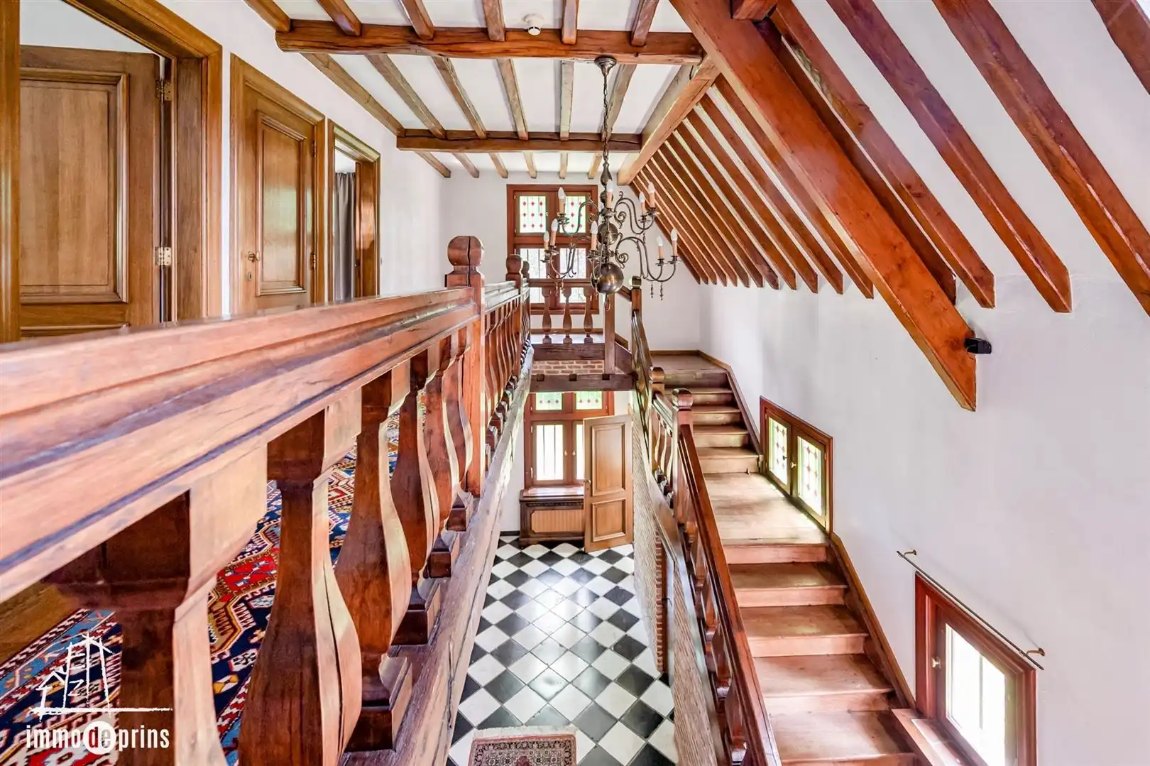 Ruime villa in residentiele wijk foto 19