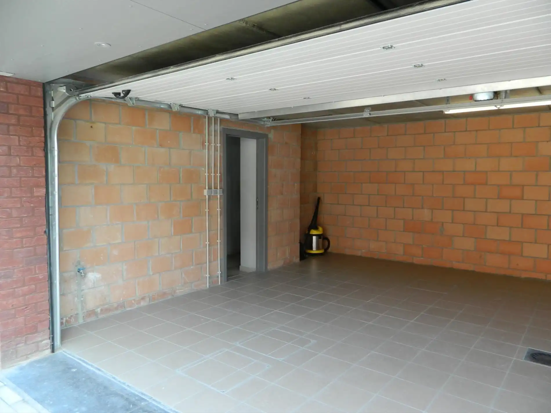 Ruim appartement met twee slaapkamers foto 10