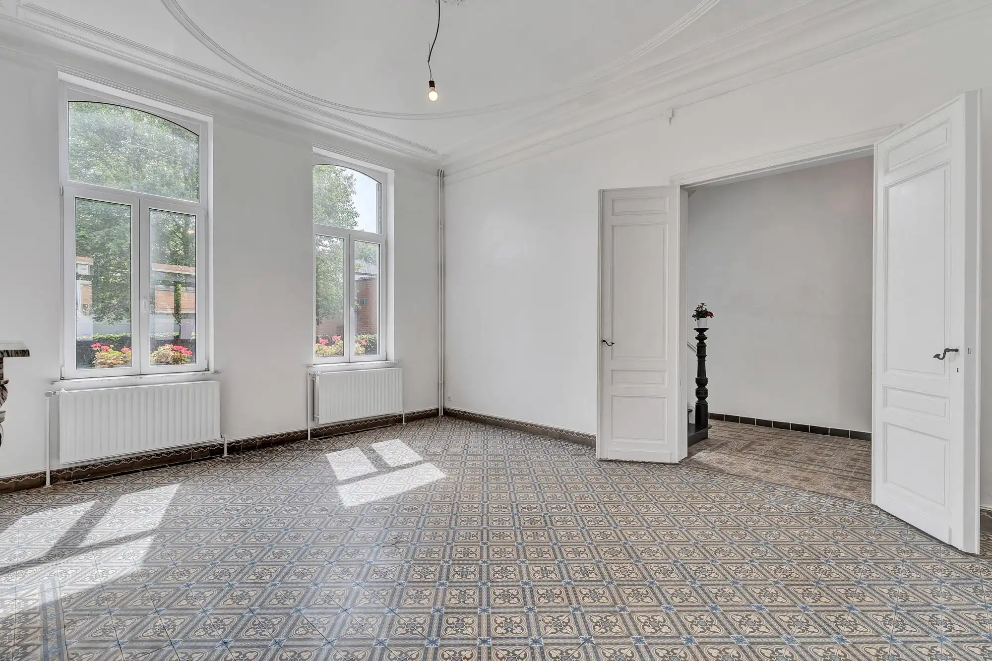 Gerenoveerde pastorijwoning met grote ruimtes in Erembodegem foto 5
