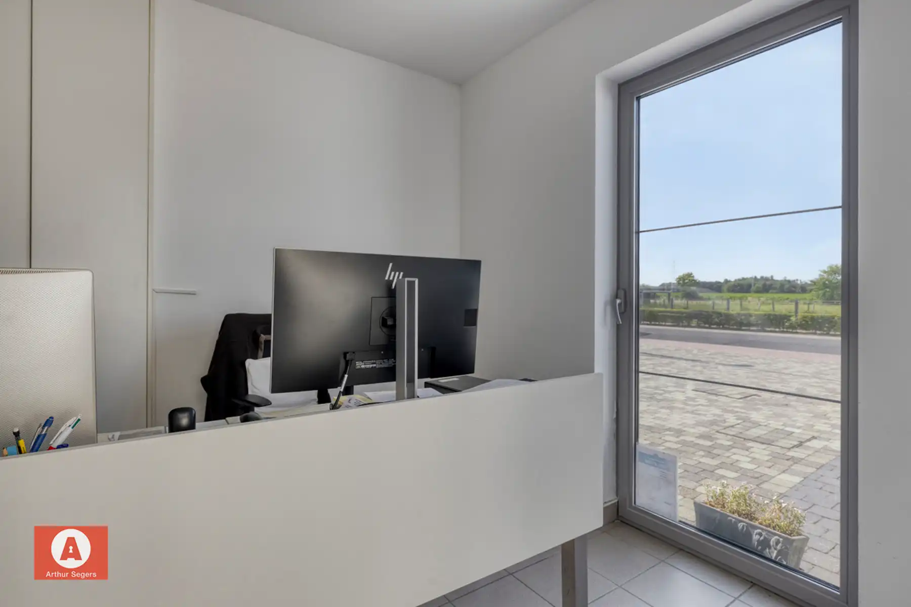 Unieke multifunctionele eigendom (woning met werkplaats) foto 26