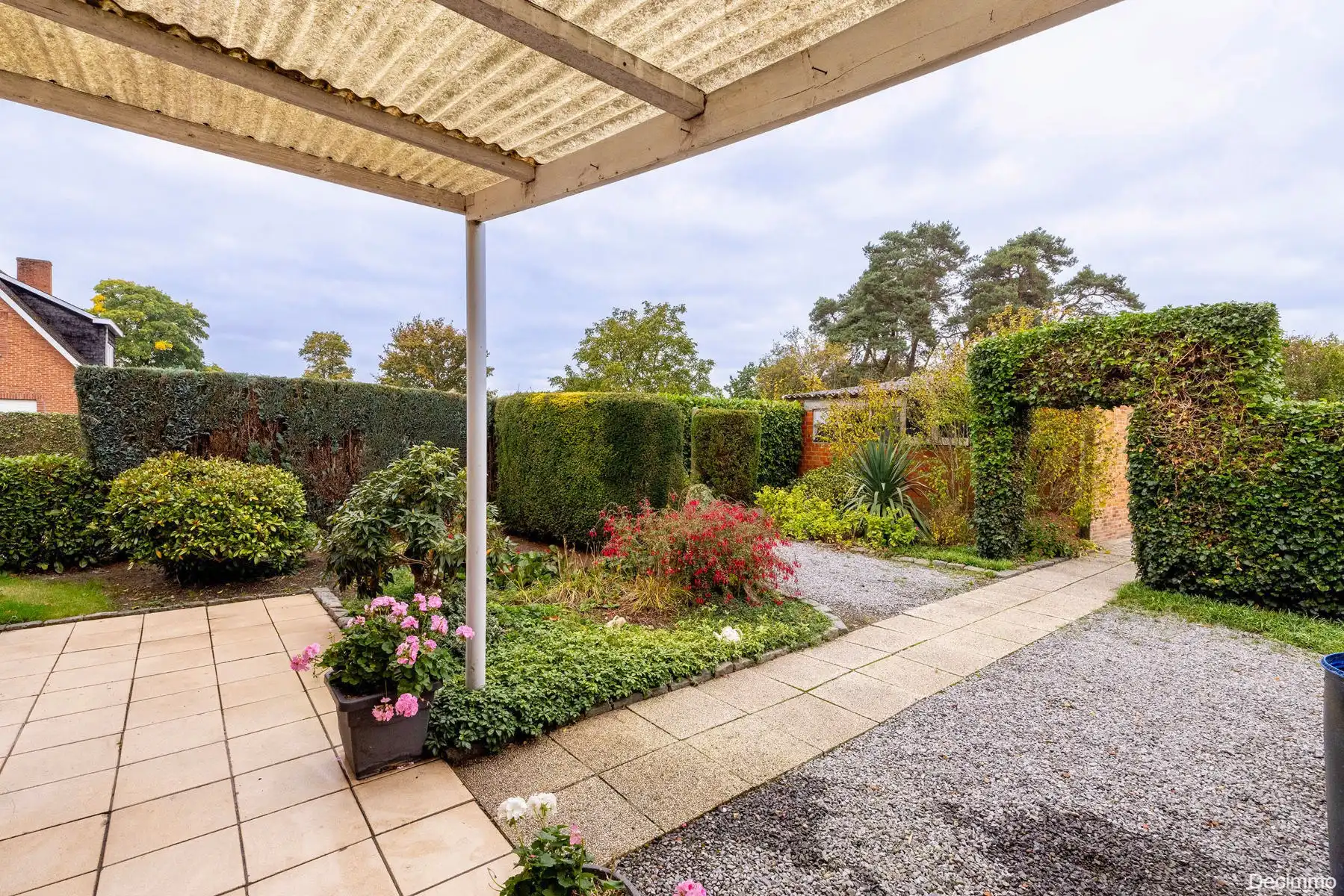 Op te frissen gezinswoning gelegen op rustige locatie foto 35