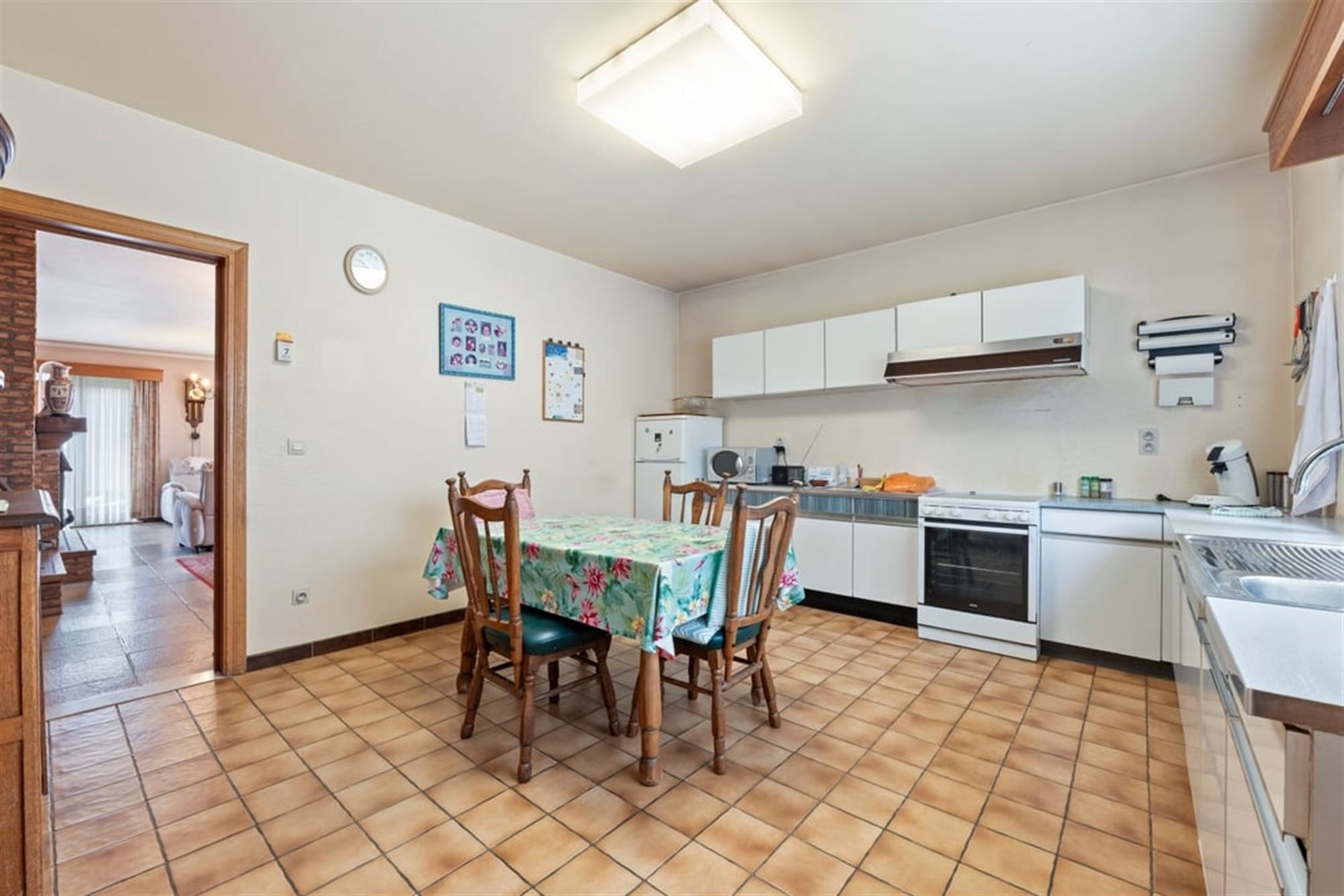 OP TE FRISSEN GELIJKVLOERSE WONING OP EEN PERCEEL VAN 14A53CA IN BRUSTEM foto 17
