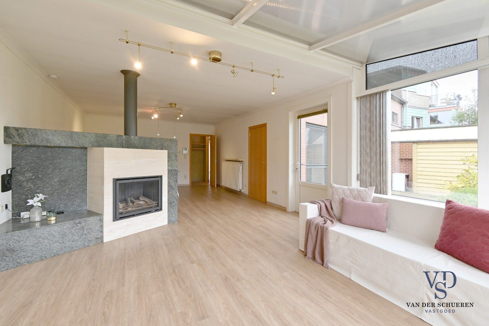 Tijdloos en ruim (> 300 m²) wonen. foto 7
