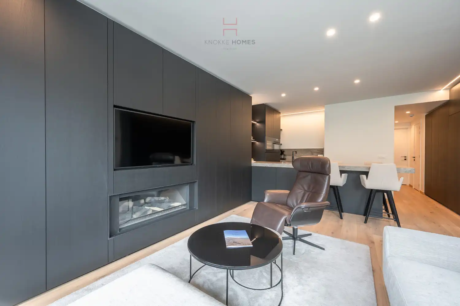 Stijlvol en instapklaar appartement  op toplocatie, dichtbij van strand te Duinbergen. foto 9