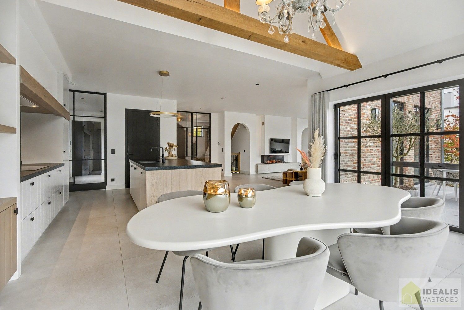 IDEALIS VASTGOED - BIJZONDERE EN HOOGWAARDIG AFGEWERKTE VILLA OP GEGEERDE LOCATIE foto 22