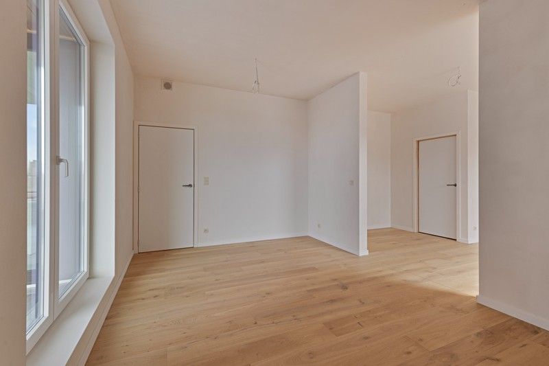 Luxueus appartement met ruime garage in hartje Sint-Baafs-Vijve TE HUUR! foto 25