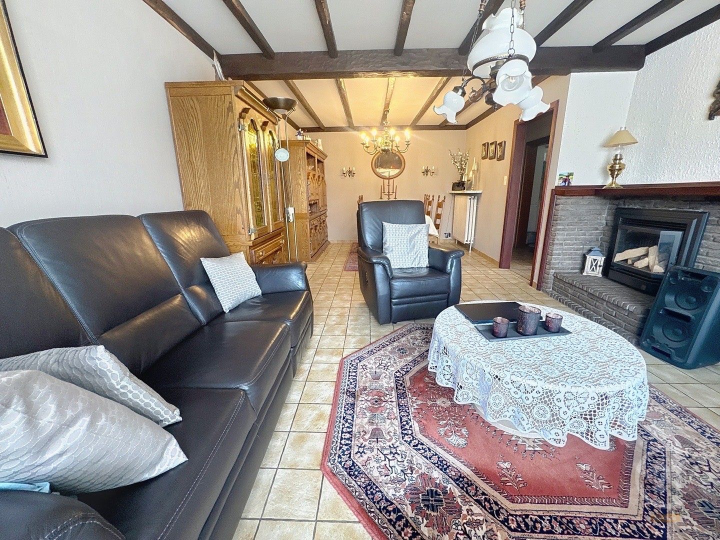 Karaktervolle woning met ruime tuin in het centrum van Leffinge foto 5