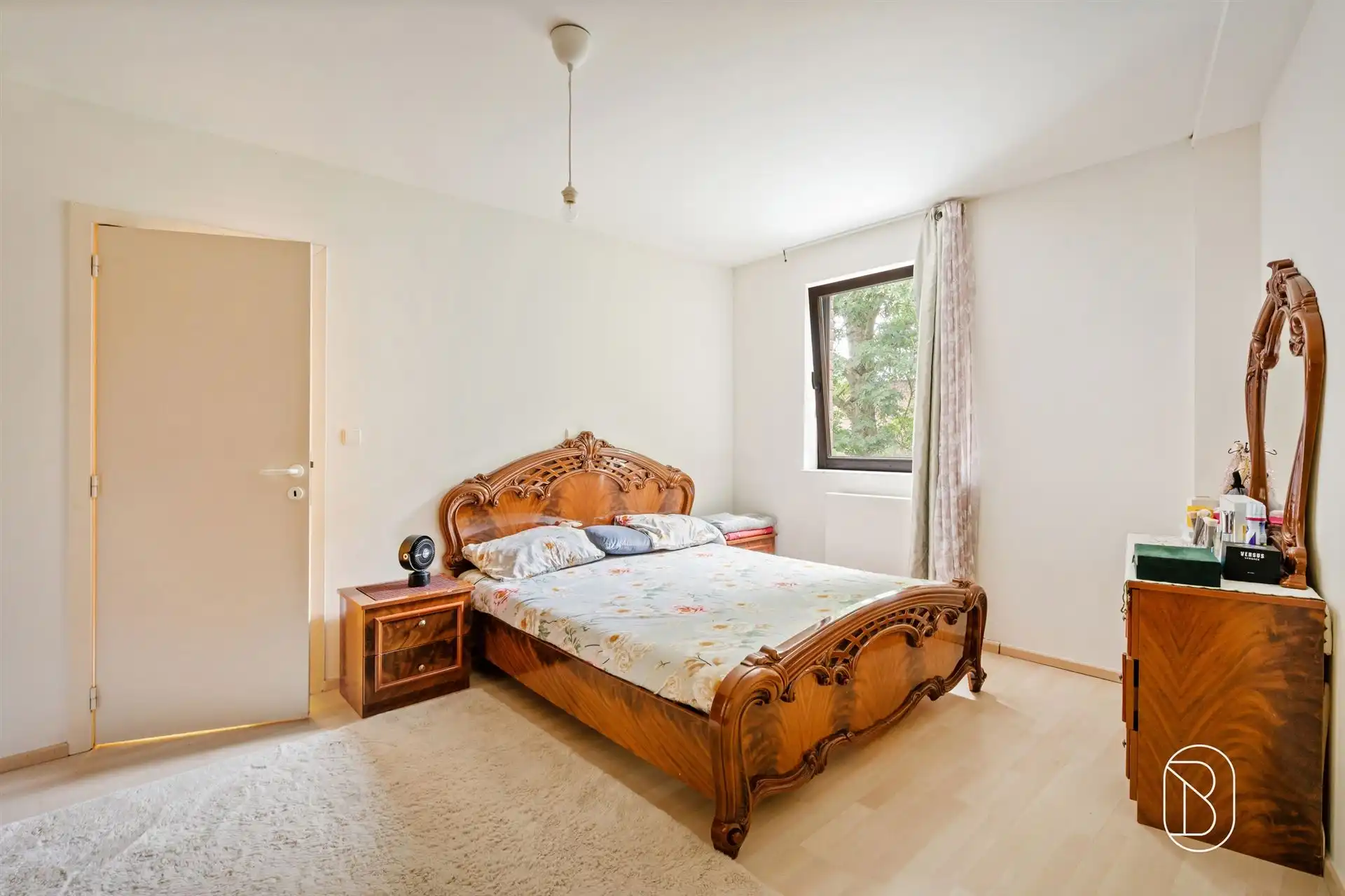 Goedgelegen duplexappartement met 2 slk.  foto 8