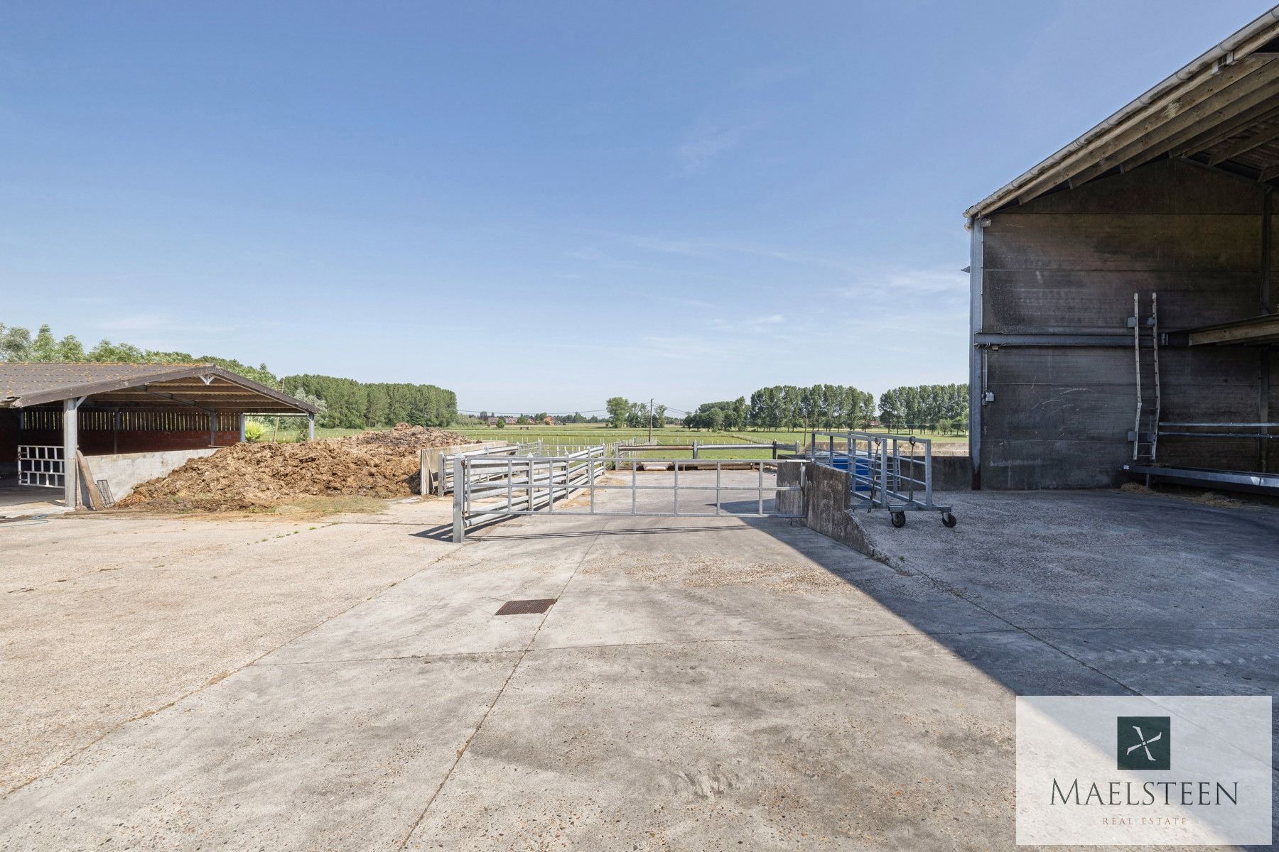 Boerderij met 7,8ha op de flank van Oedelem-berg  foto 36