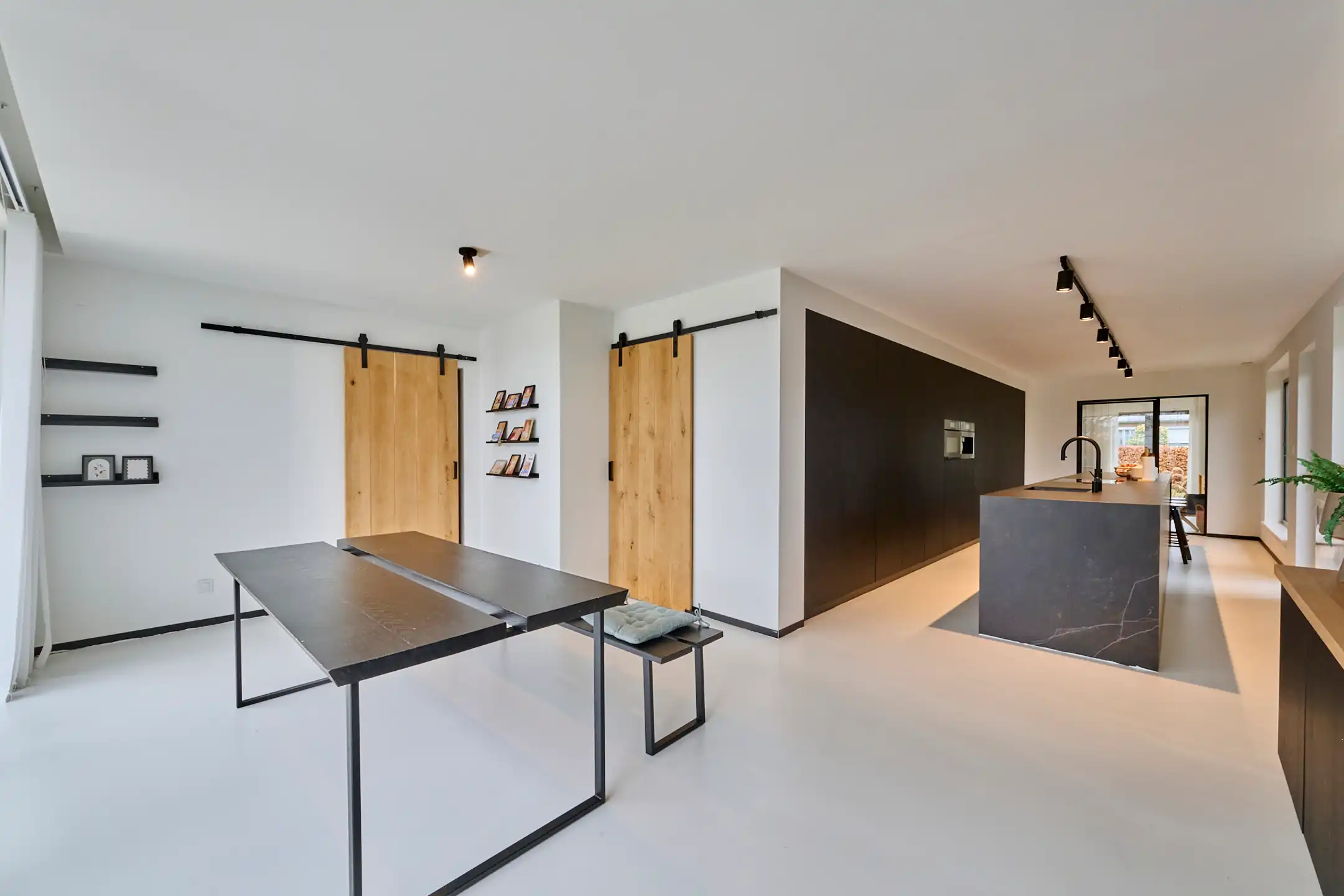 Prachtig vernieuwde villa op een rustige ligging in Genk foto 9