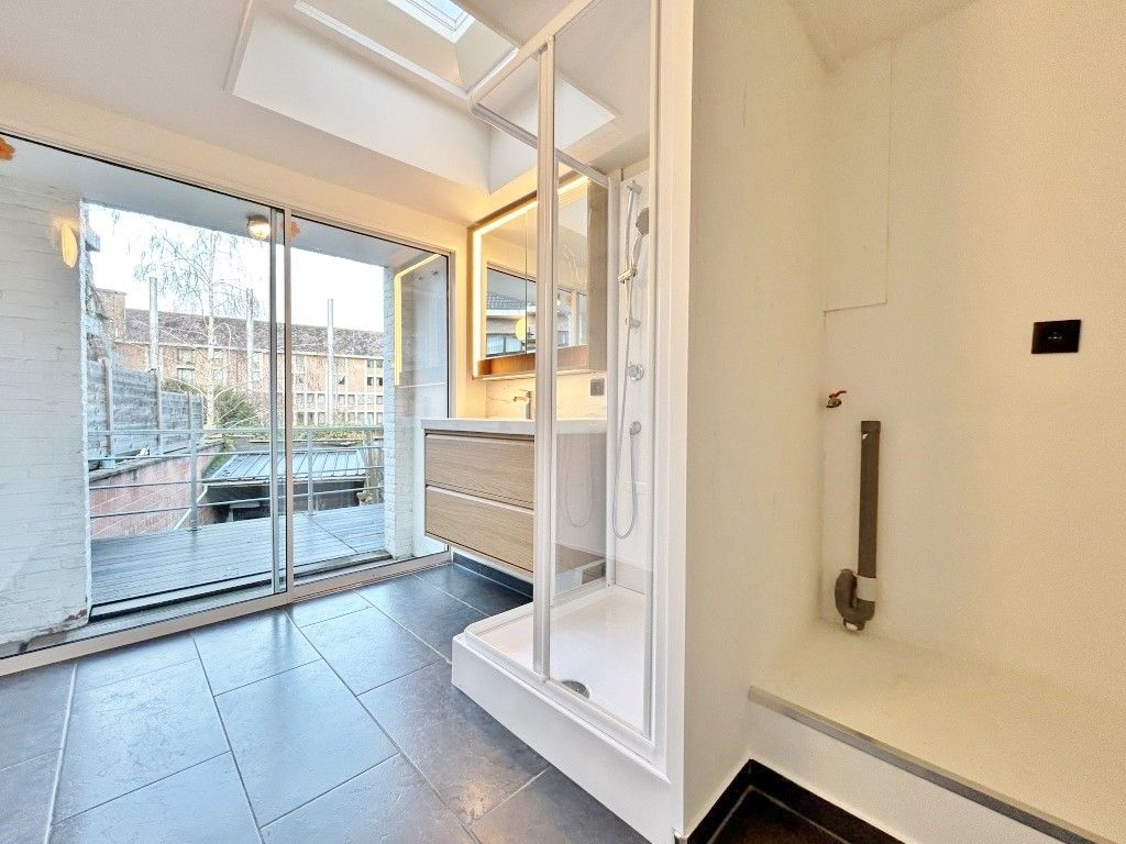 Duplex appartement in het centrum van Sint-Truiden met 2 Slaapkamers foto 10