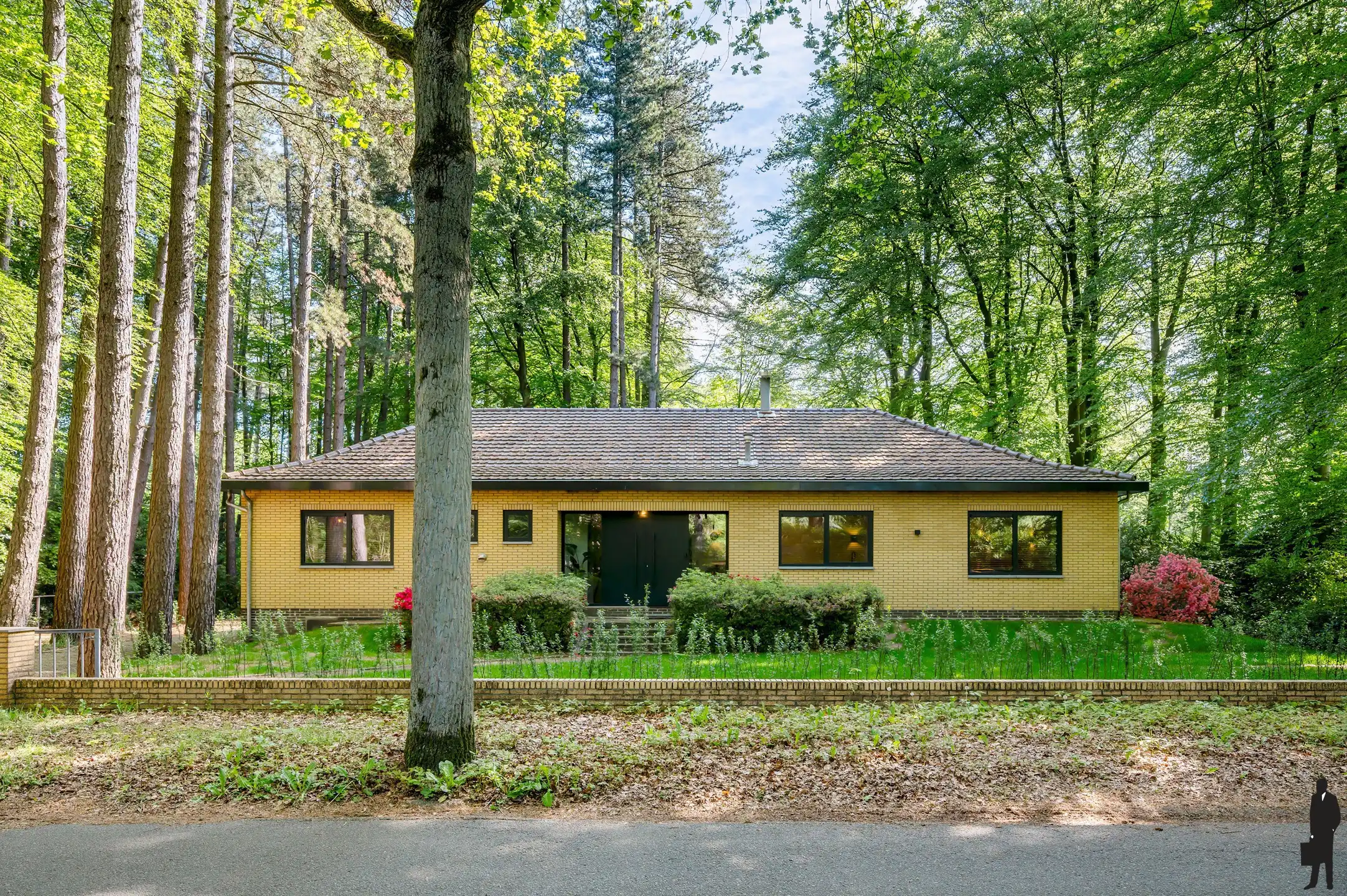 Volledig vernieuwde laagbouwvilla met 4 slaapkamers op residentiële ligging te Dennendael. foto 46