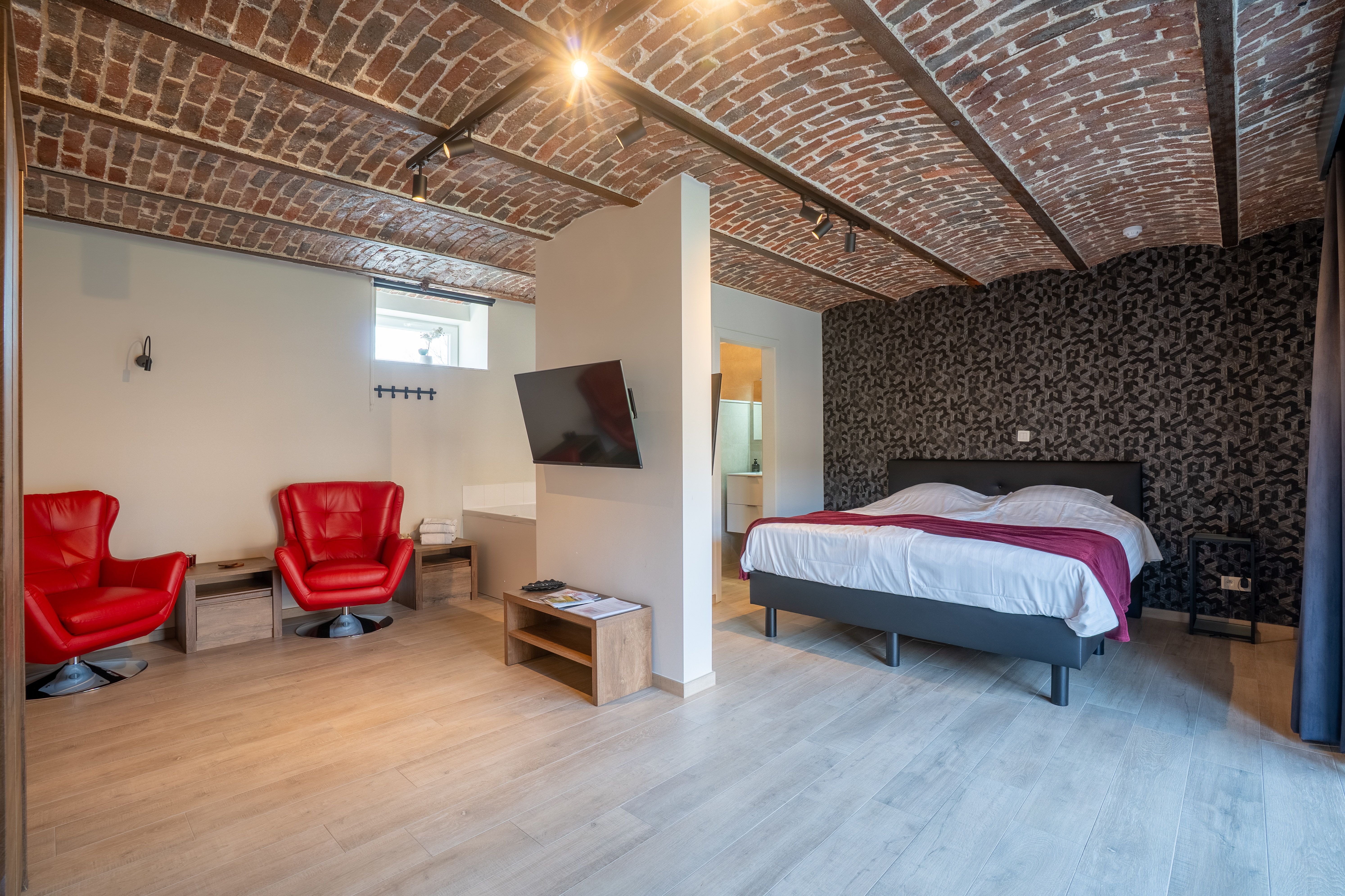 Prachtig gerenoveerde vierkantshoeve (B&B) met wellness te Heers foto 12