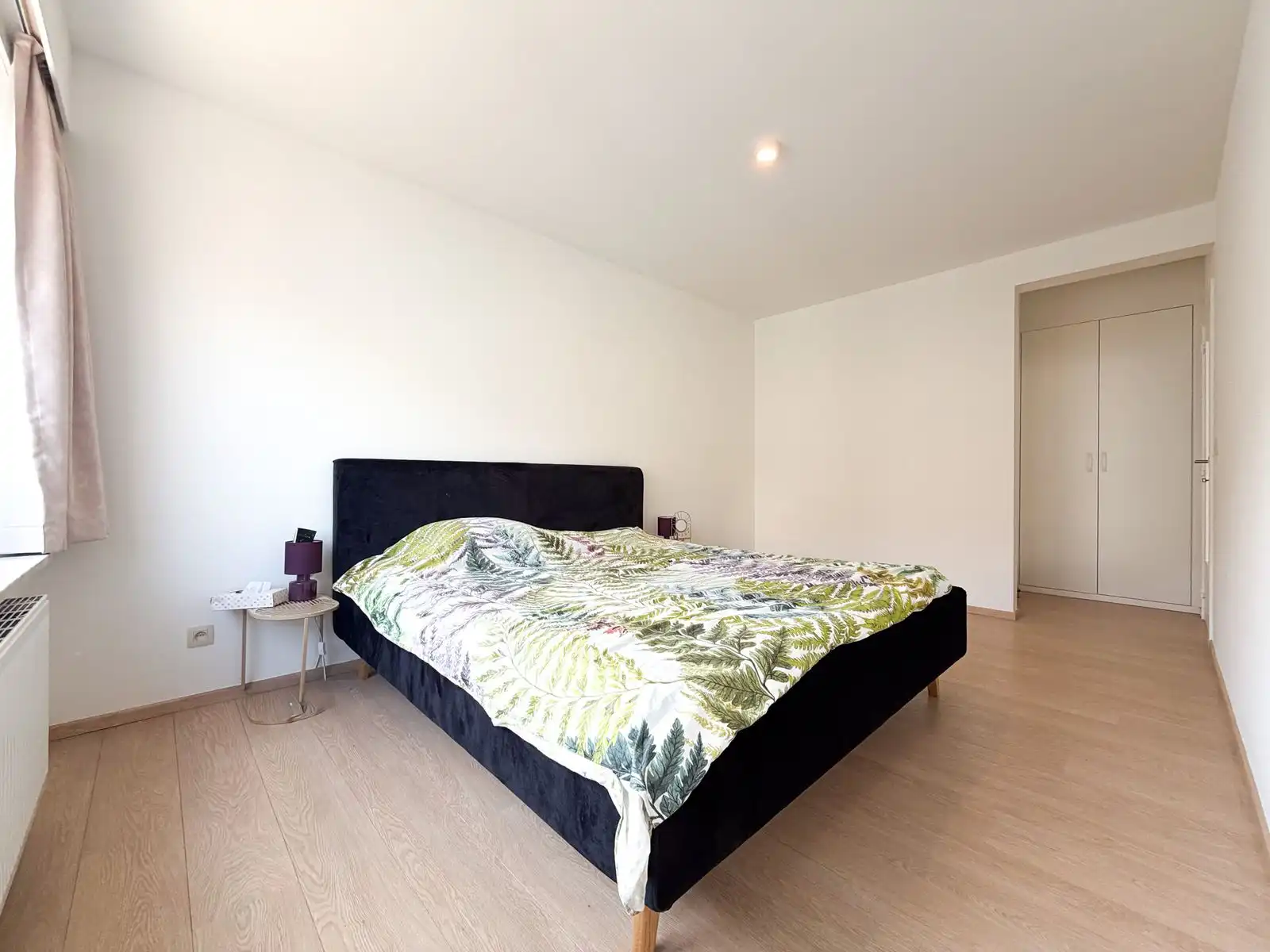 Fanstastisch ruim hoekappartement met 2 slpk én gemeubeld, pal aan zee foto 10
