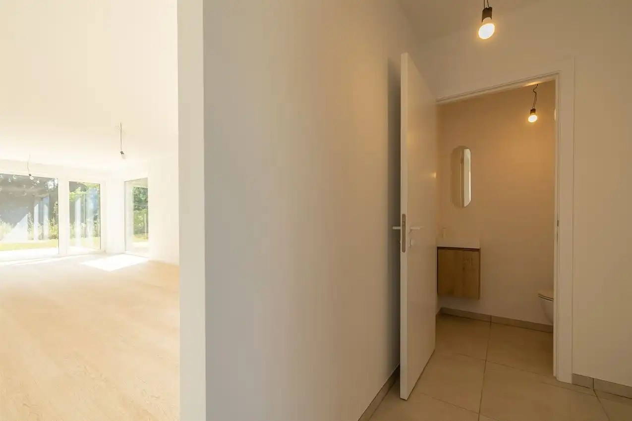 Instapklare nieuwbouwwoning met 4 slaapkamers, 2 badkamers en E-peil 9 foto 8