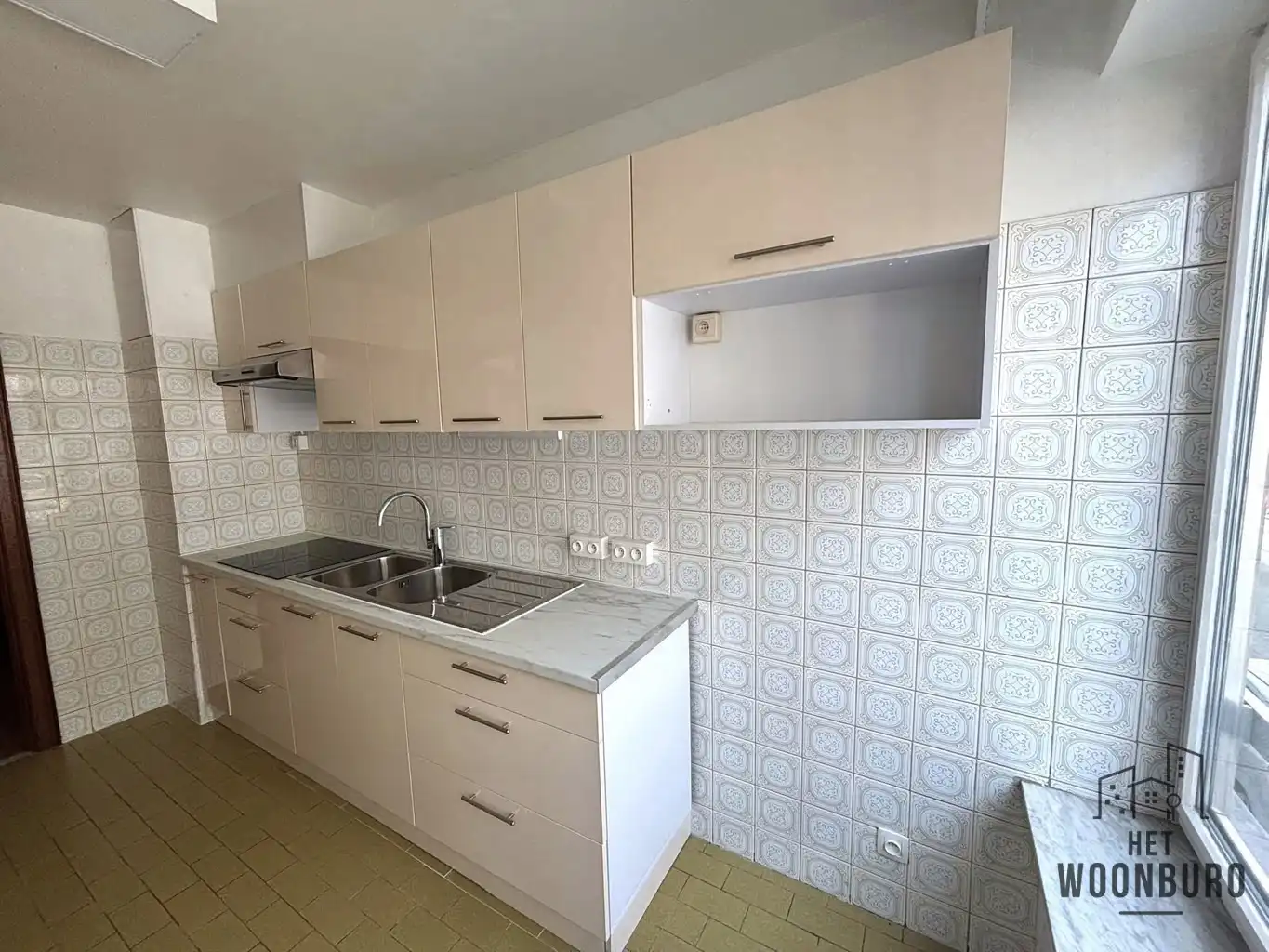 Appartement 1e verd. met terras en kelder foto 7