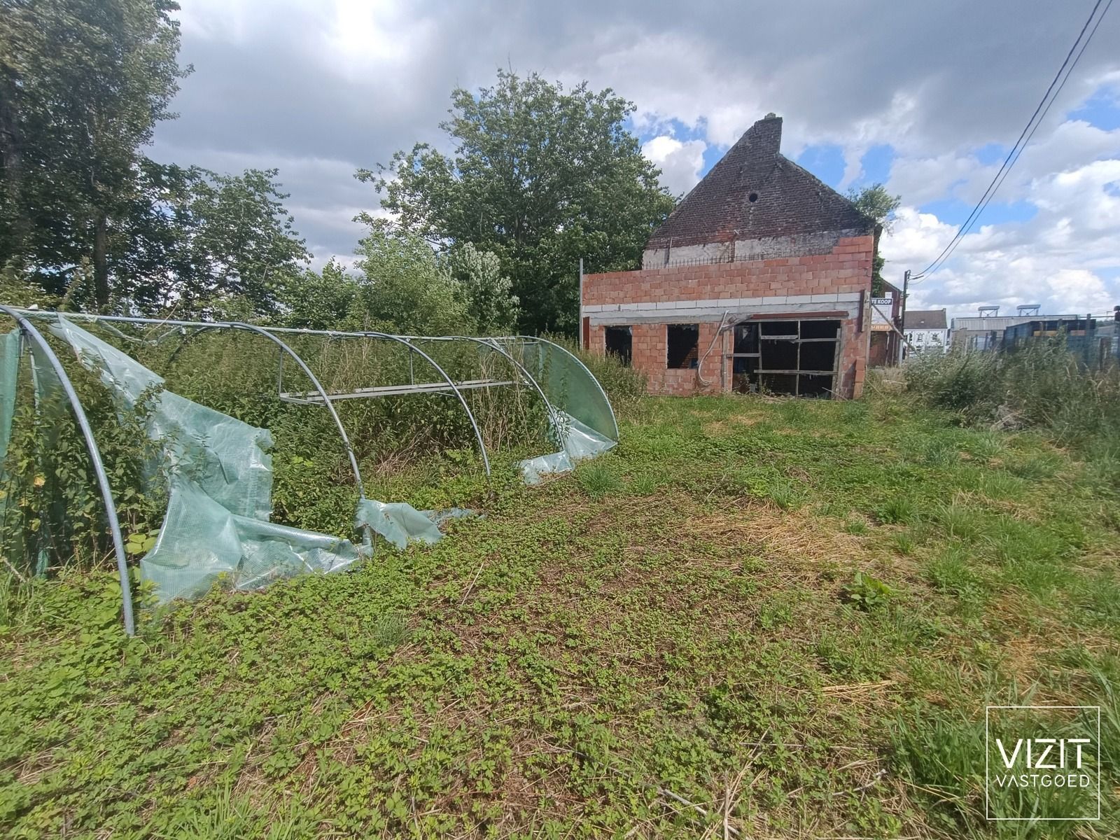 Volledig te renoveren woning op mooi perceel foto 1