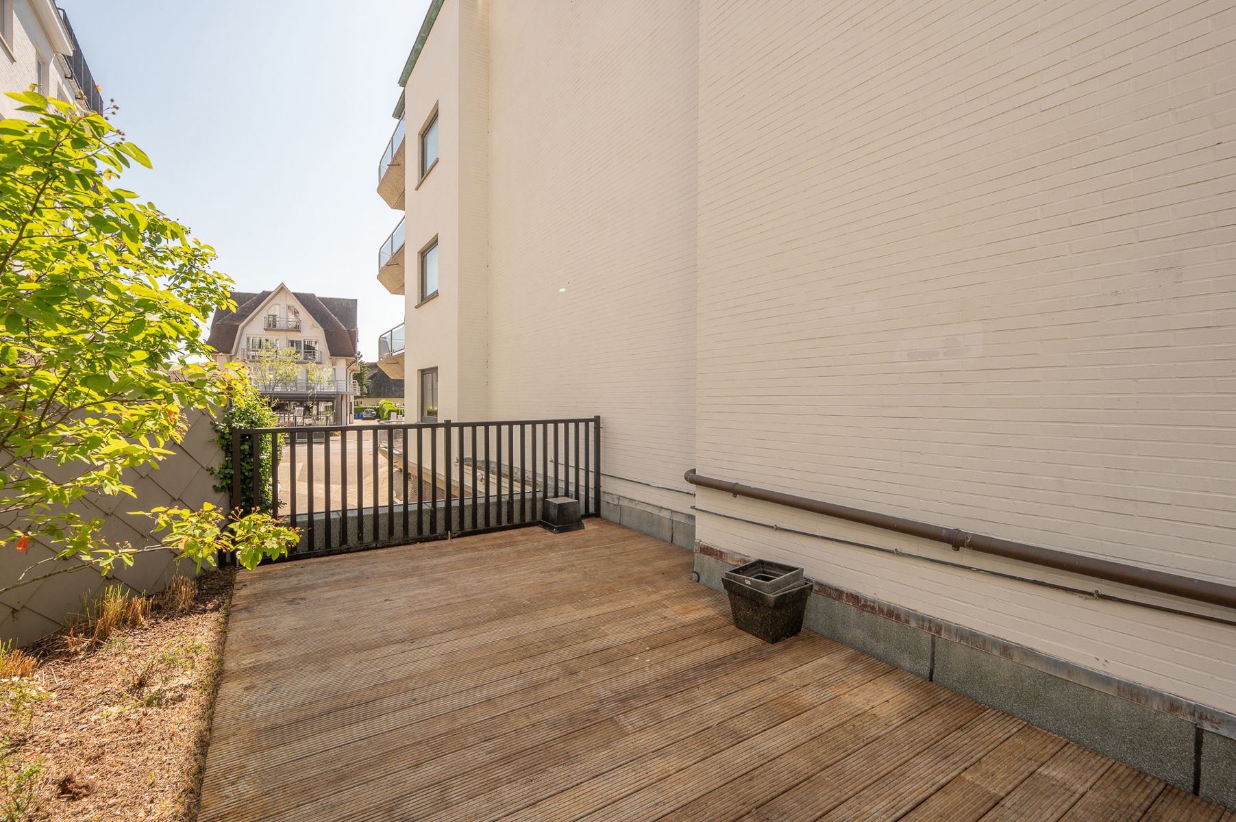 Ongemeubeld, hoekappartement nabij het Albertplein  foto 21