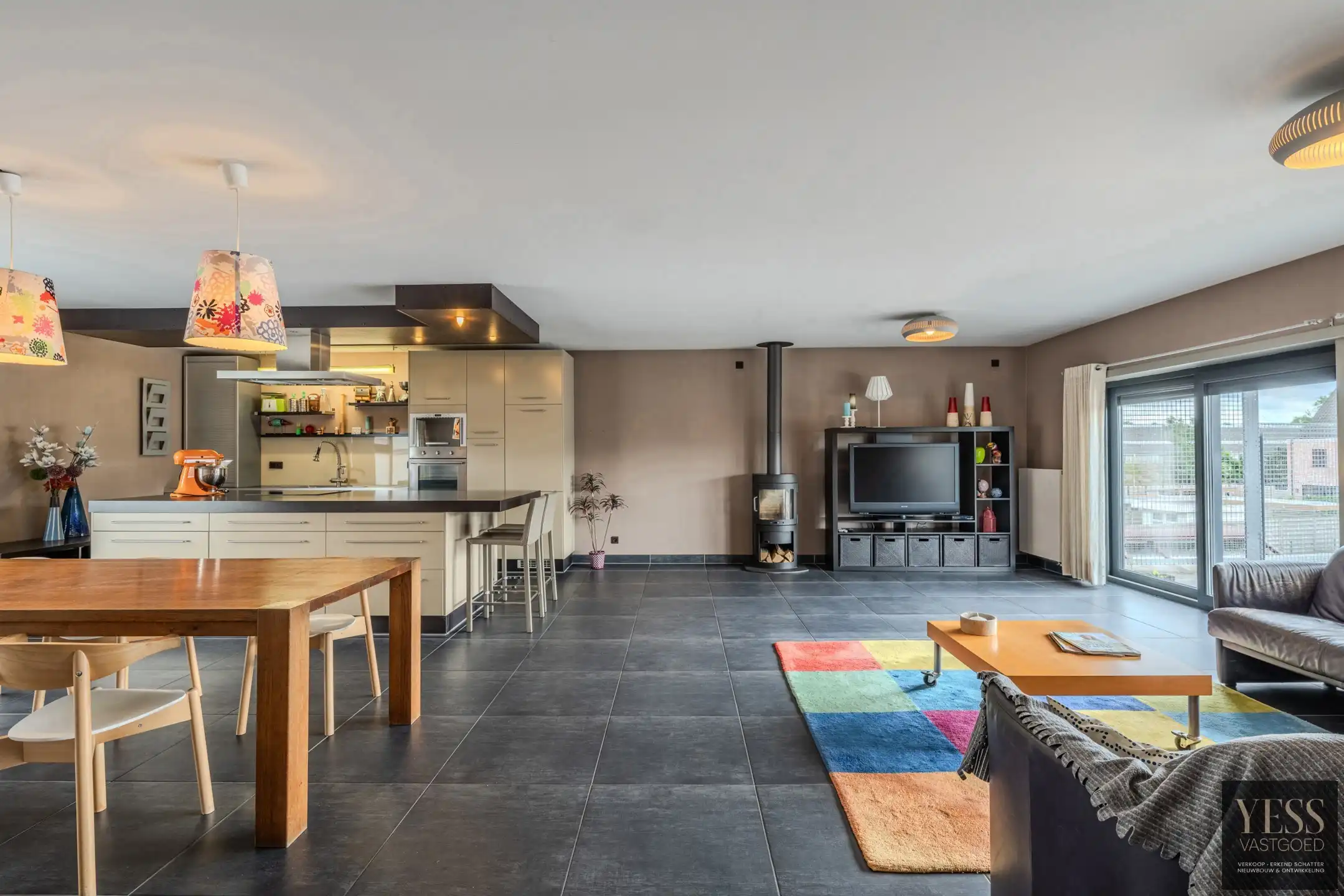 Uniek penthouse + magazijn/atelier en ruim terras Oudenburg! foto 5