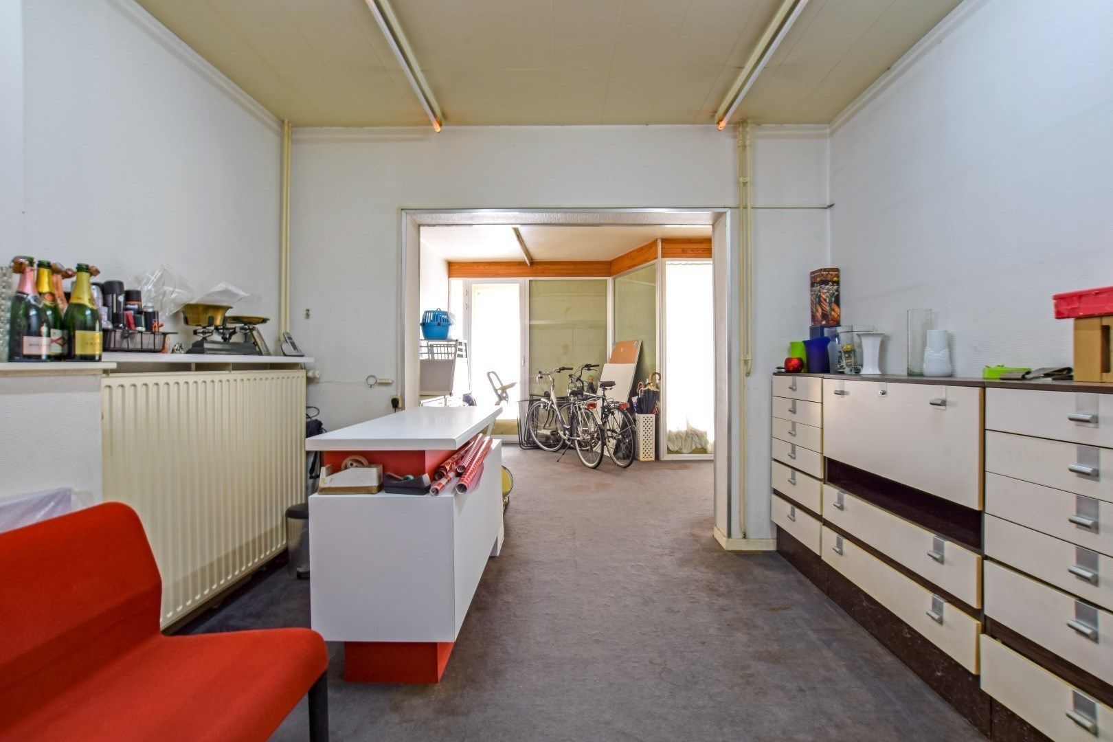 Woning met polyvalente ruimte in centrum Koekelare! foto 8