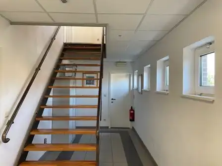 Centraal en rustig gelegen praktijk-/kantoorruimte foto 6
