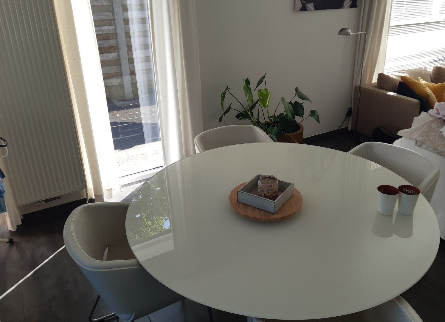 Rustig wonen (half open met garage). foto 5