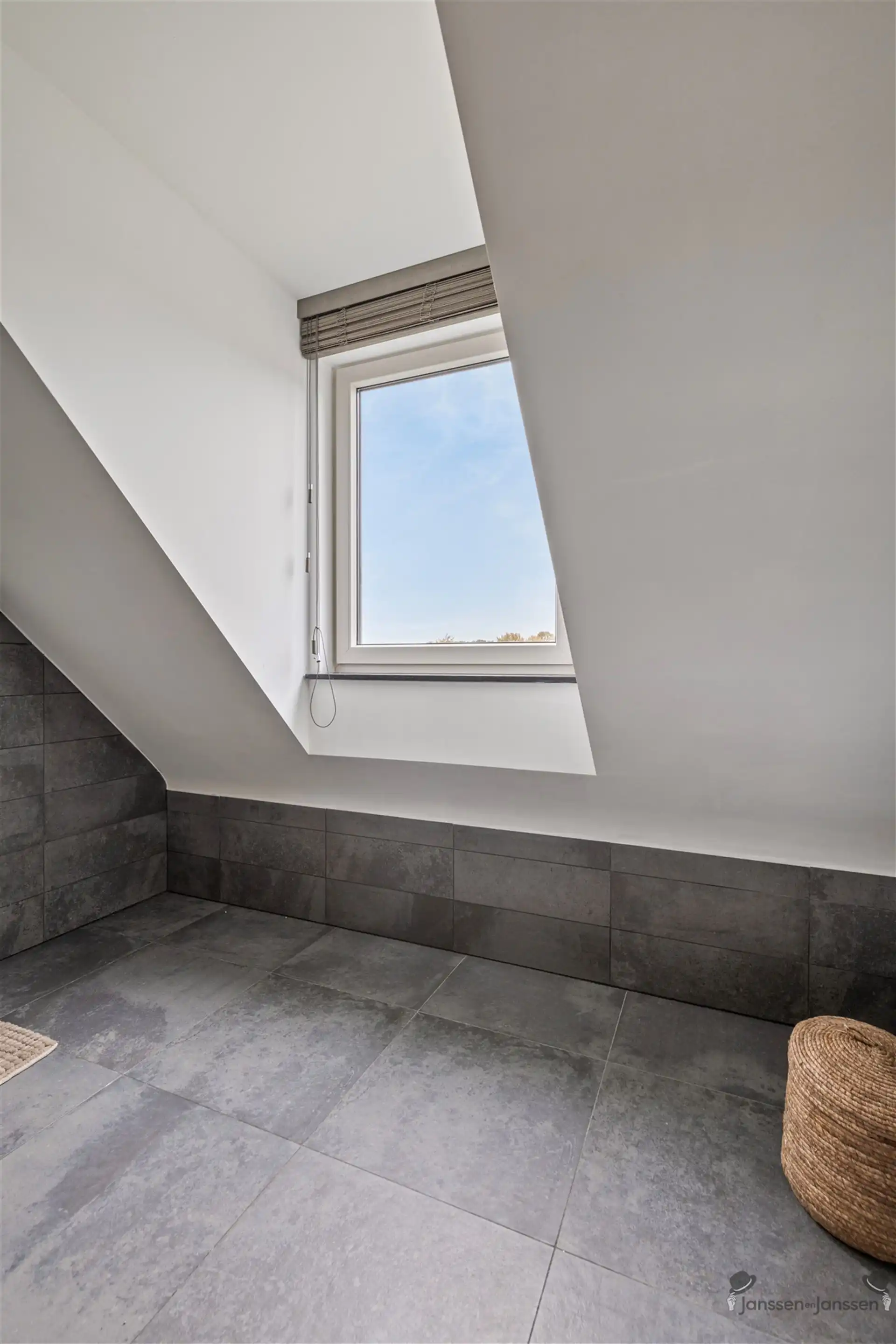 Ruim nieuwbouw appartement met 2 slaapkamers (bemeubeld)  foto 17