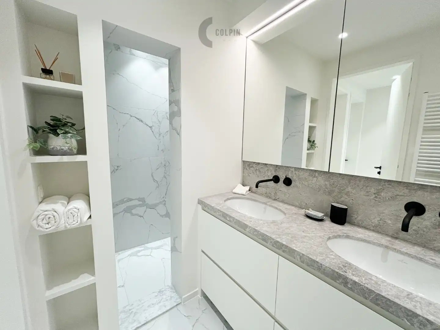 Gerenoveerd 3-slaapkamerappartement met zijdelings zeezicht in Knokke foto 7