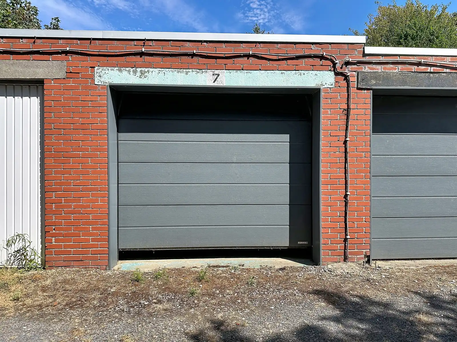 Garagebox met automatische poort foto 4