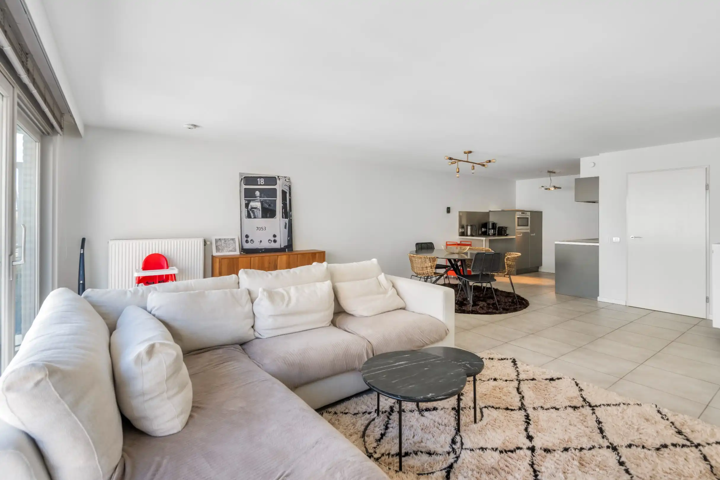 Mooi, instapklaar appartement gelegen vlakbij de Dumortierlaan en de Zeedijk. Inpandige garage te koop ! foto 3