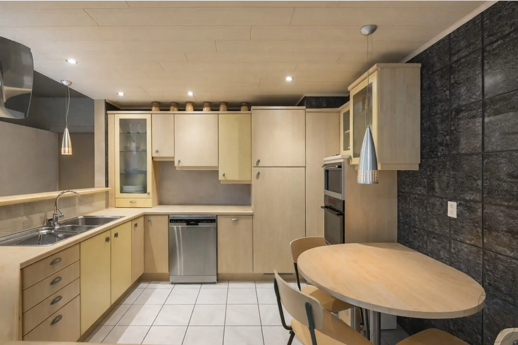 Instapklare HOB met 3 slk garage en tuin in Marke foto 10