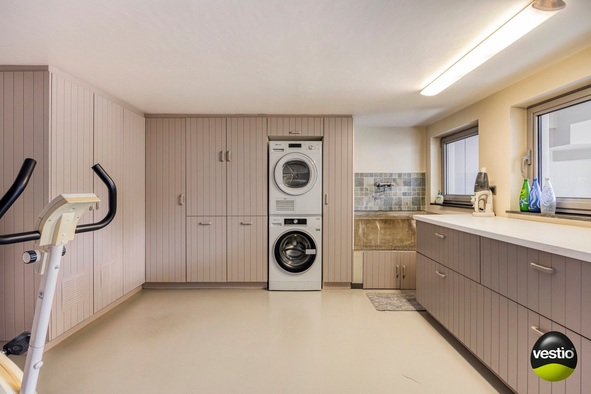 Instapklare herenwoning met garage en knappe stadstuin op topligging in Hasselt. foto 15