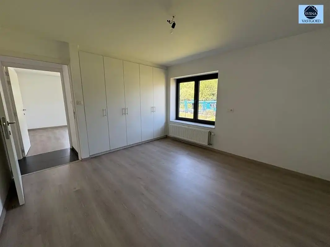 APPARTEMENT MET MAGAZIJN GELEGEN IN KMO ZONE foto 15