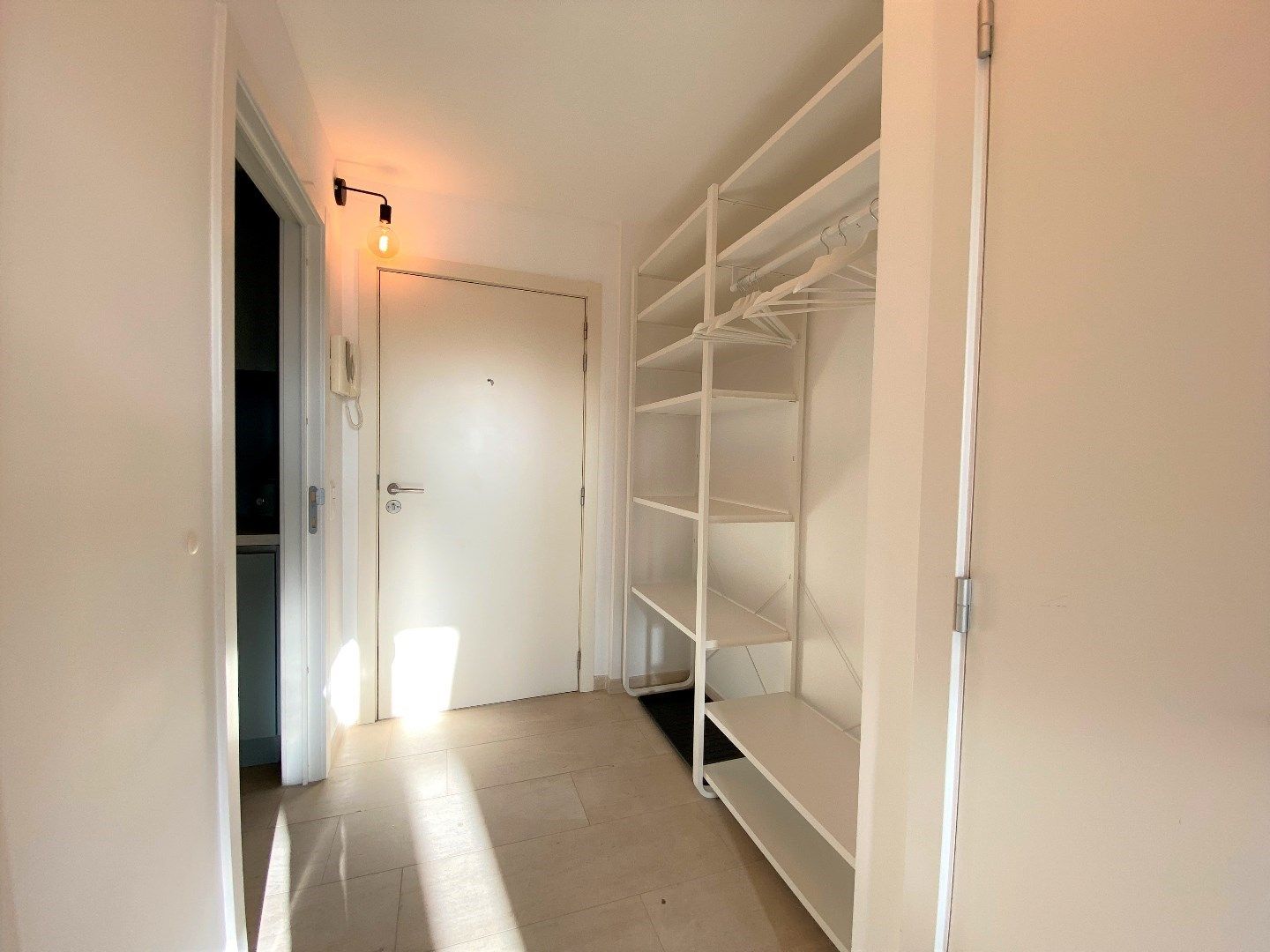 Gemeubeld gelijkvloers appartement op de Zeedijk foto 6