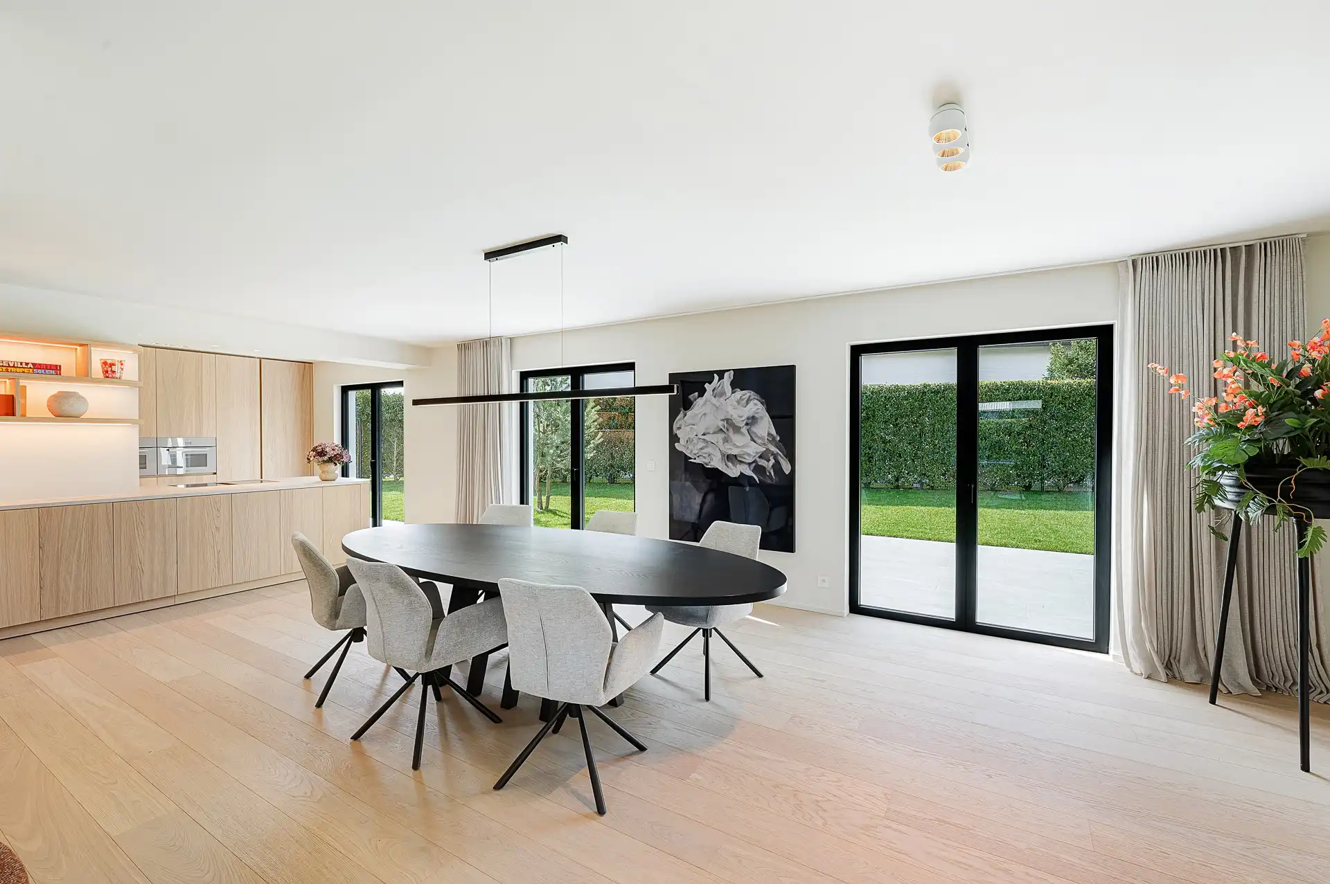 Smaakvol afgewerkte villa in Maaiken met ruime tuin foto 12