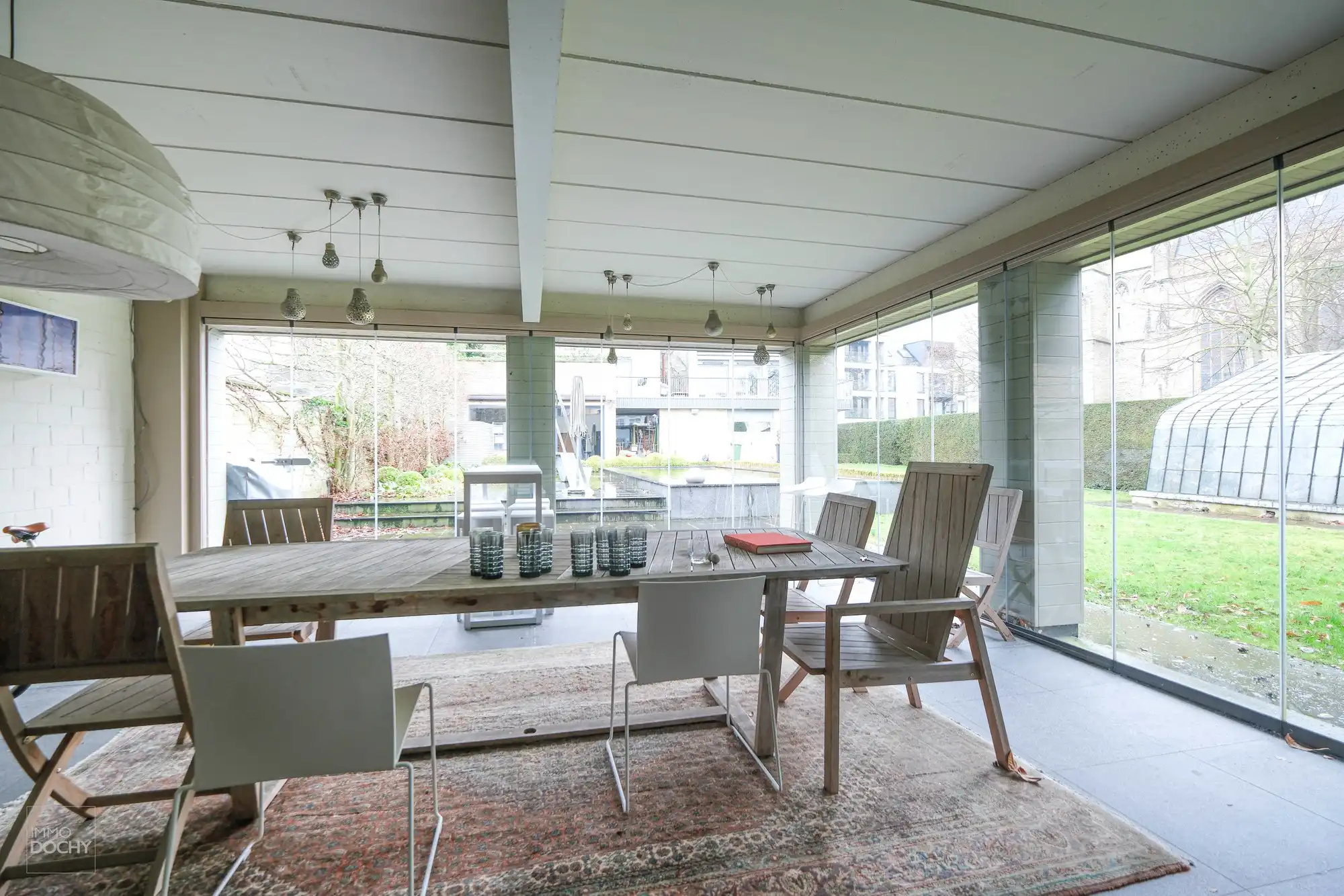 Heel ruime stadswoning met kantoren en tuin foto 17