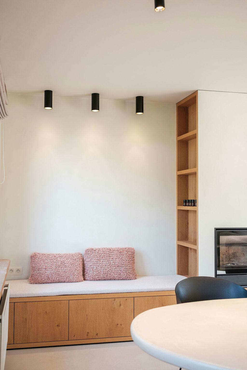Mooi afgewerkte woning op rustige ligging te koop in Zulte foto 9