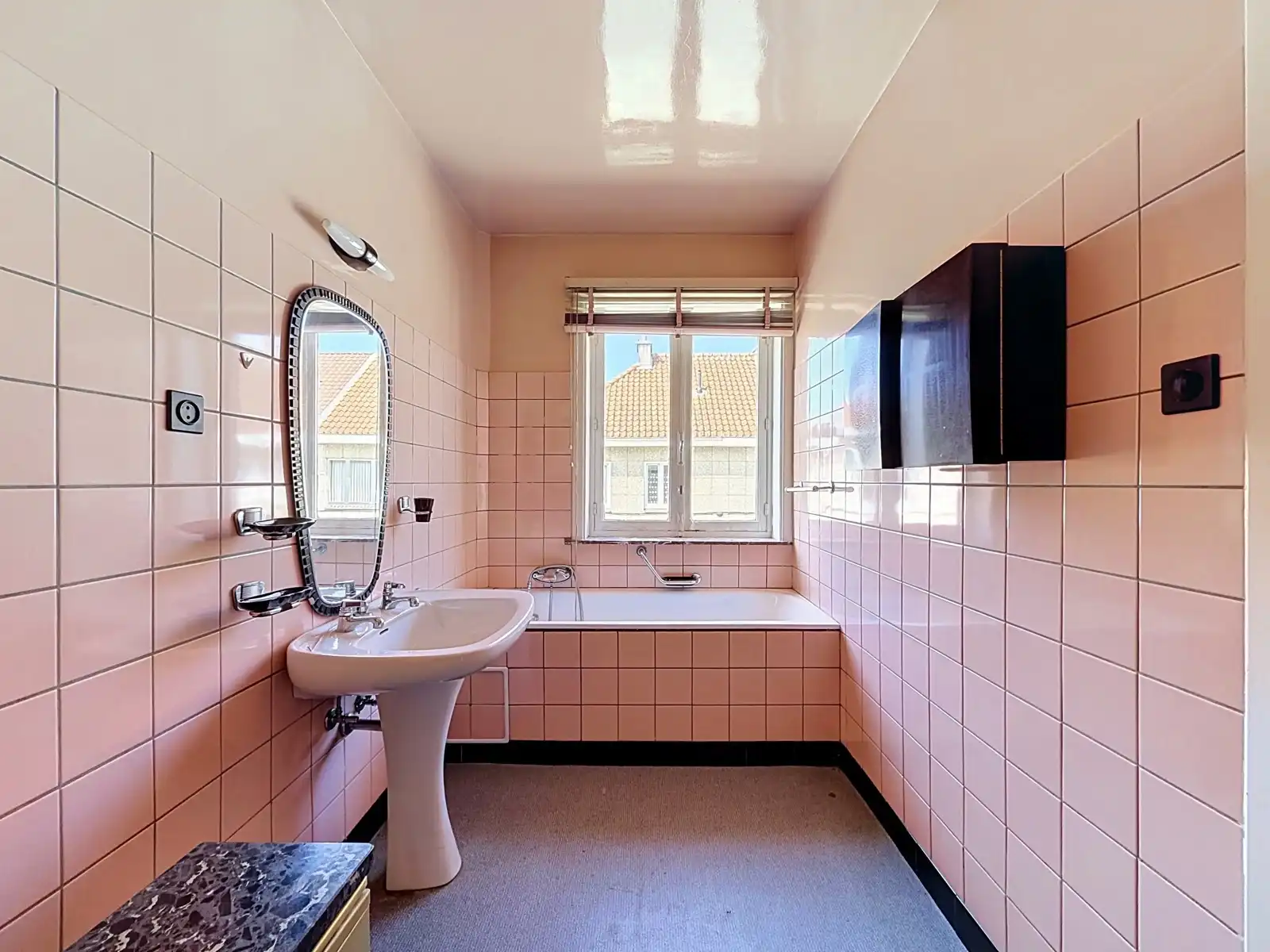 Woning met 4 SLPK, Tuin, Garage én mooi renovatiepotentieel! foto 13