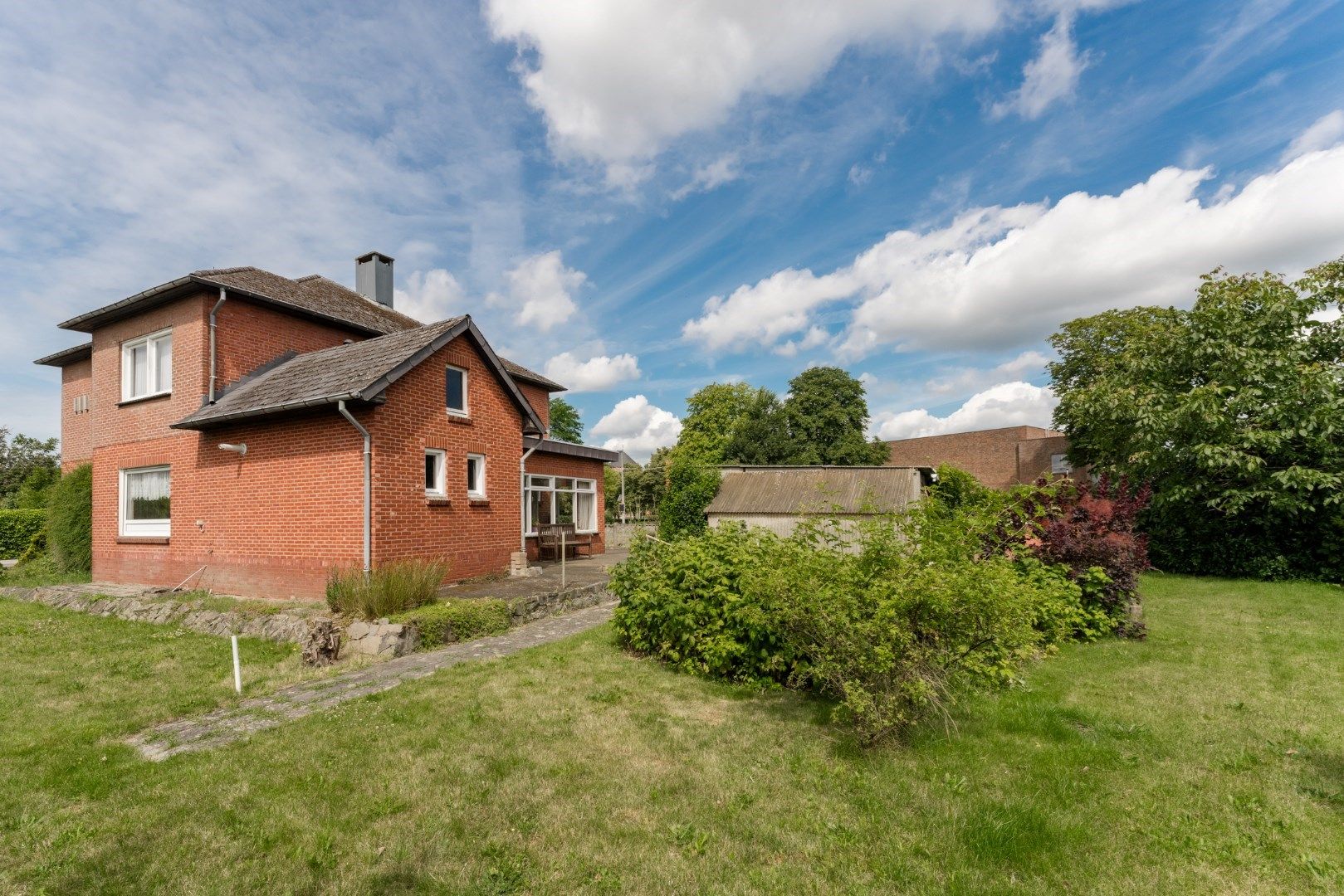 Vrijstaande woning op droomlocatie in Overpelt te koop! foto 2