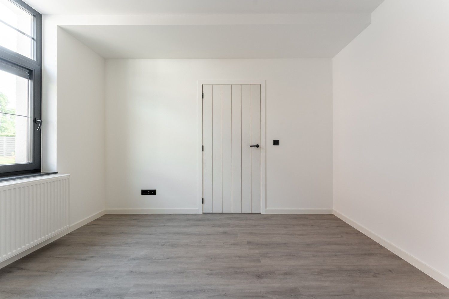 Volledig gerenoveerde gelijkvloerse woning met leuke tuin foto 8