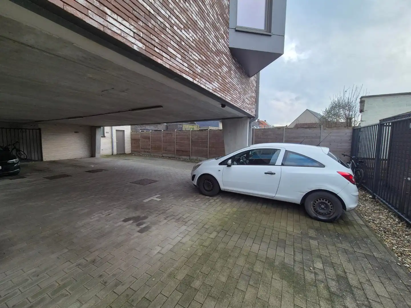 Appartement met 2 slpk en autostandplaats foto 12