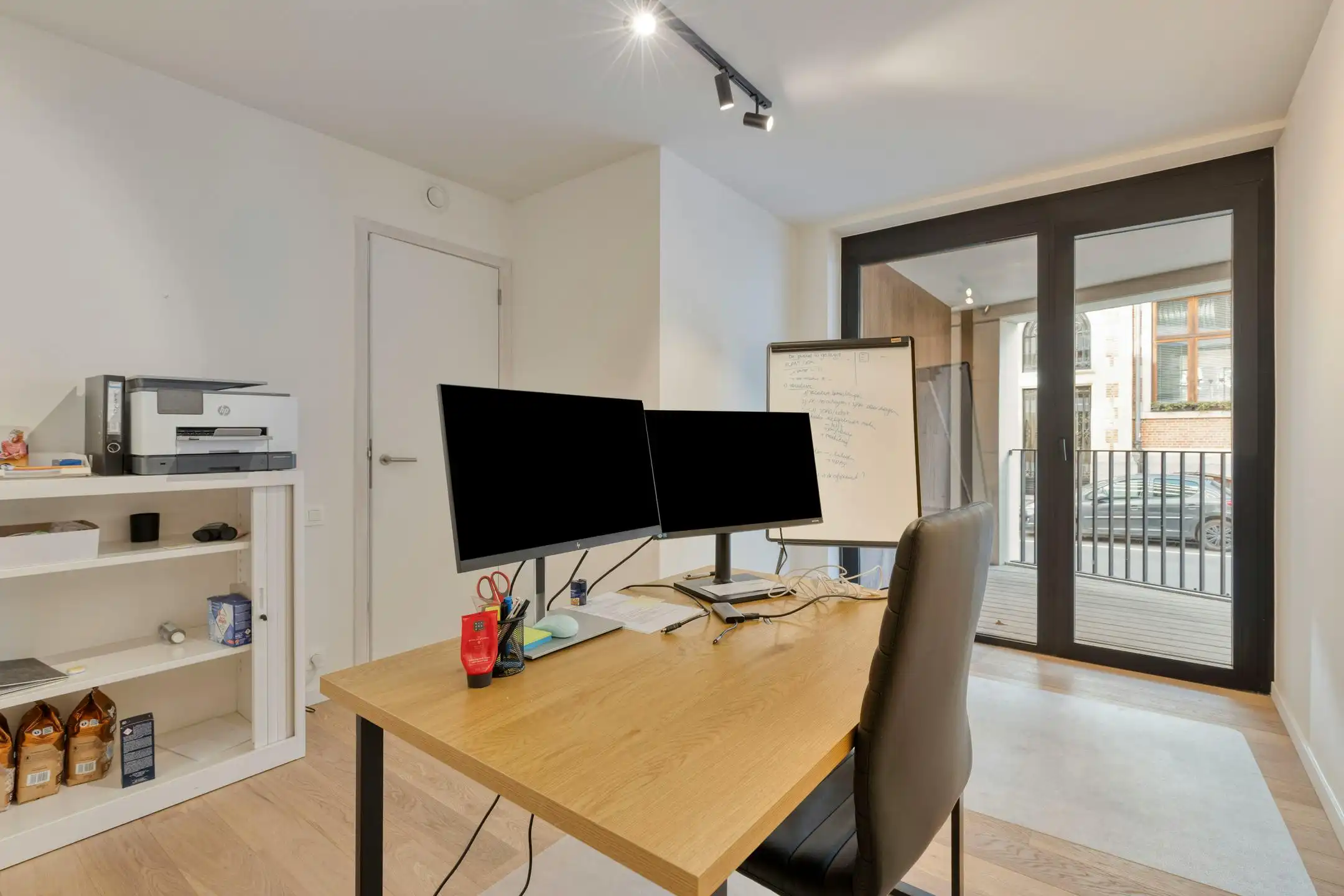 Modern en prachtig afgewerkt appartement in hartje Roeselare foto 16