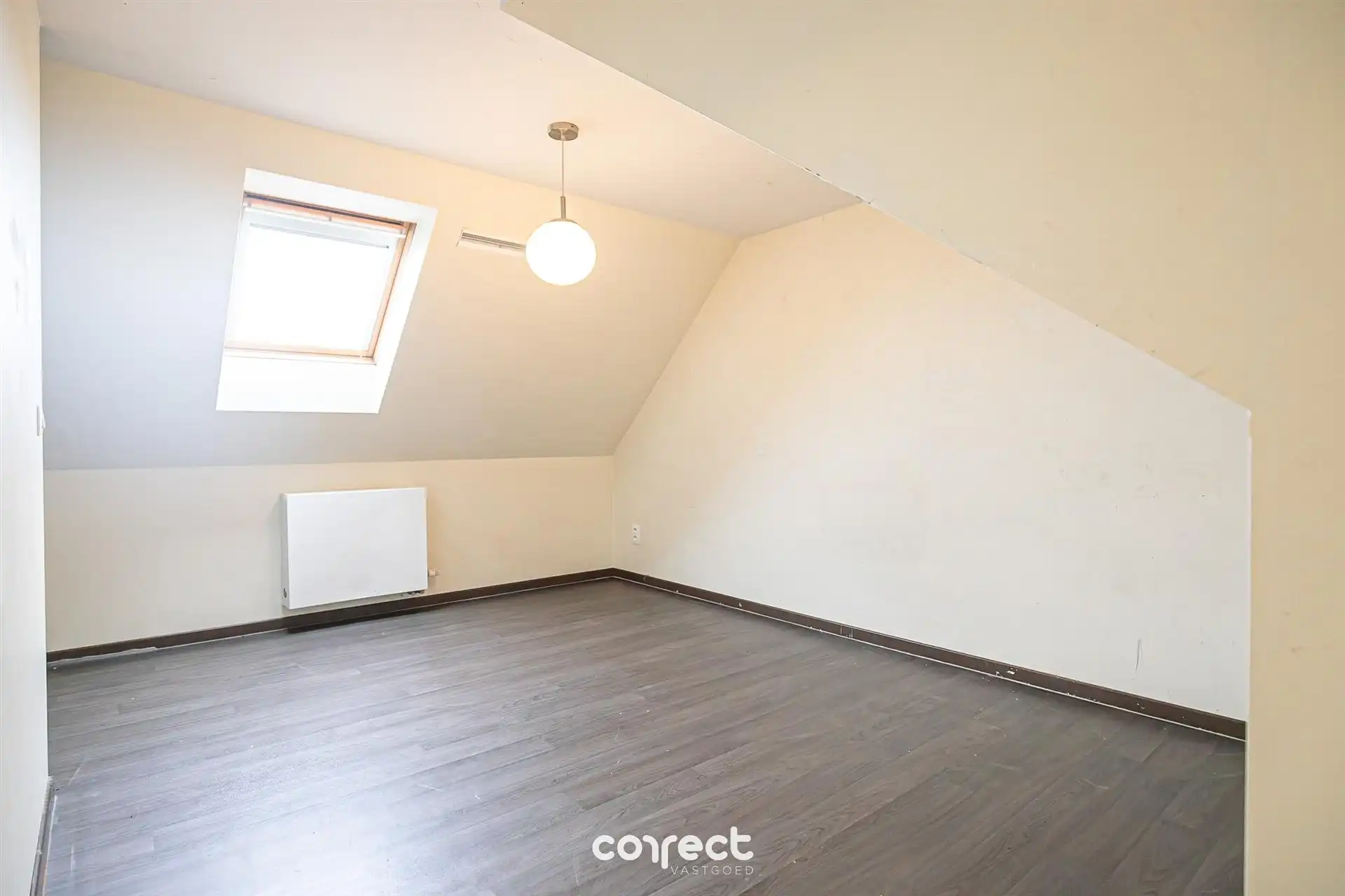 Instapklaar appartement met 3 slaapkamers en terras.  foto 6