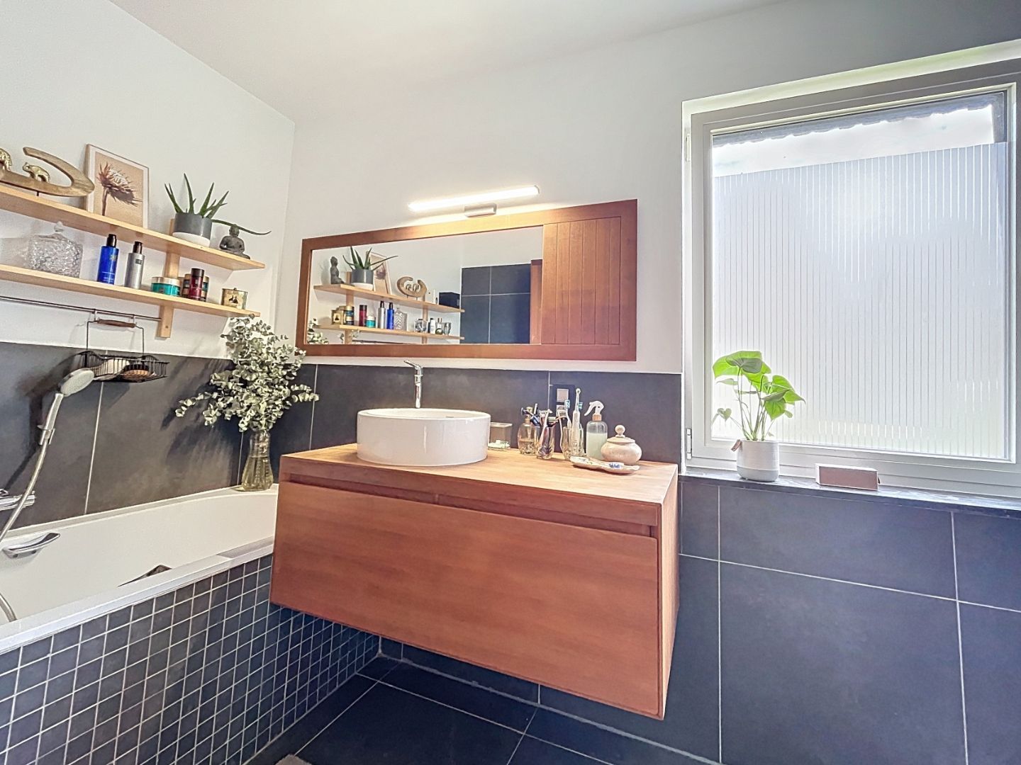 Ruime gerenoveerde woning te Koksijde-Dorp. foto 11