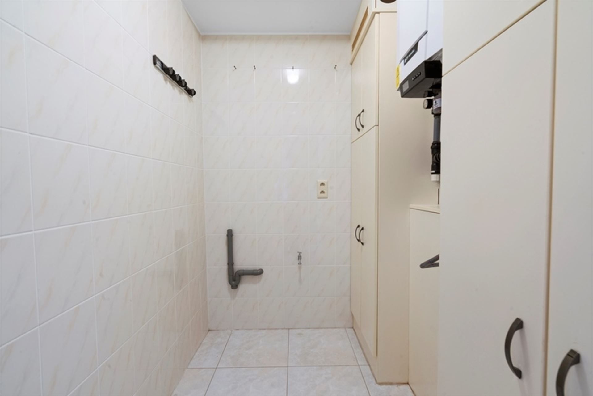 VERZORGD GEMEUBELD APPARTEMENT foto 10